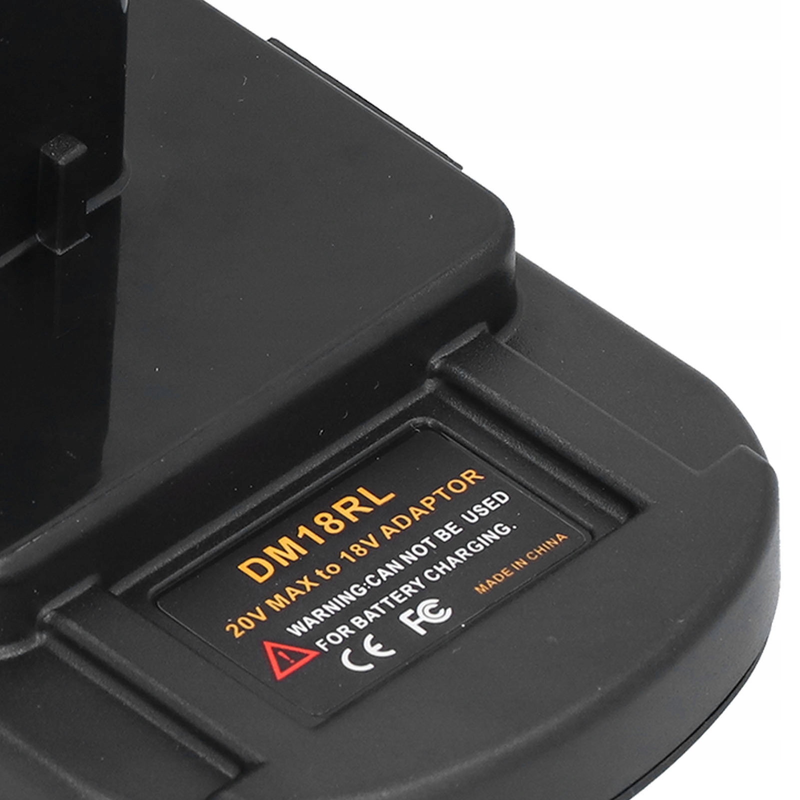ADAPTER AKUMULATORA DM18M DO AKUMULATORA Szerokość produktu 11 cm
