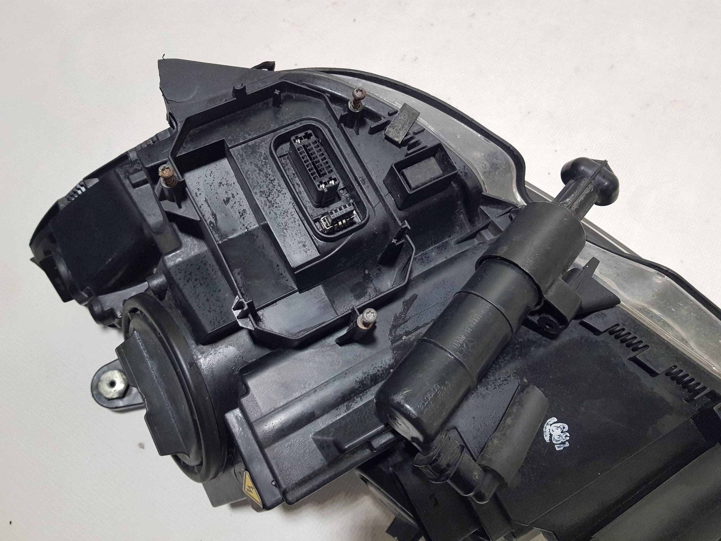 light XENON front right Mercedes C W204 A2048203059 EU EUROPA