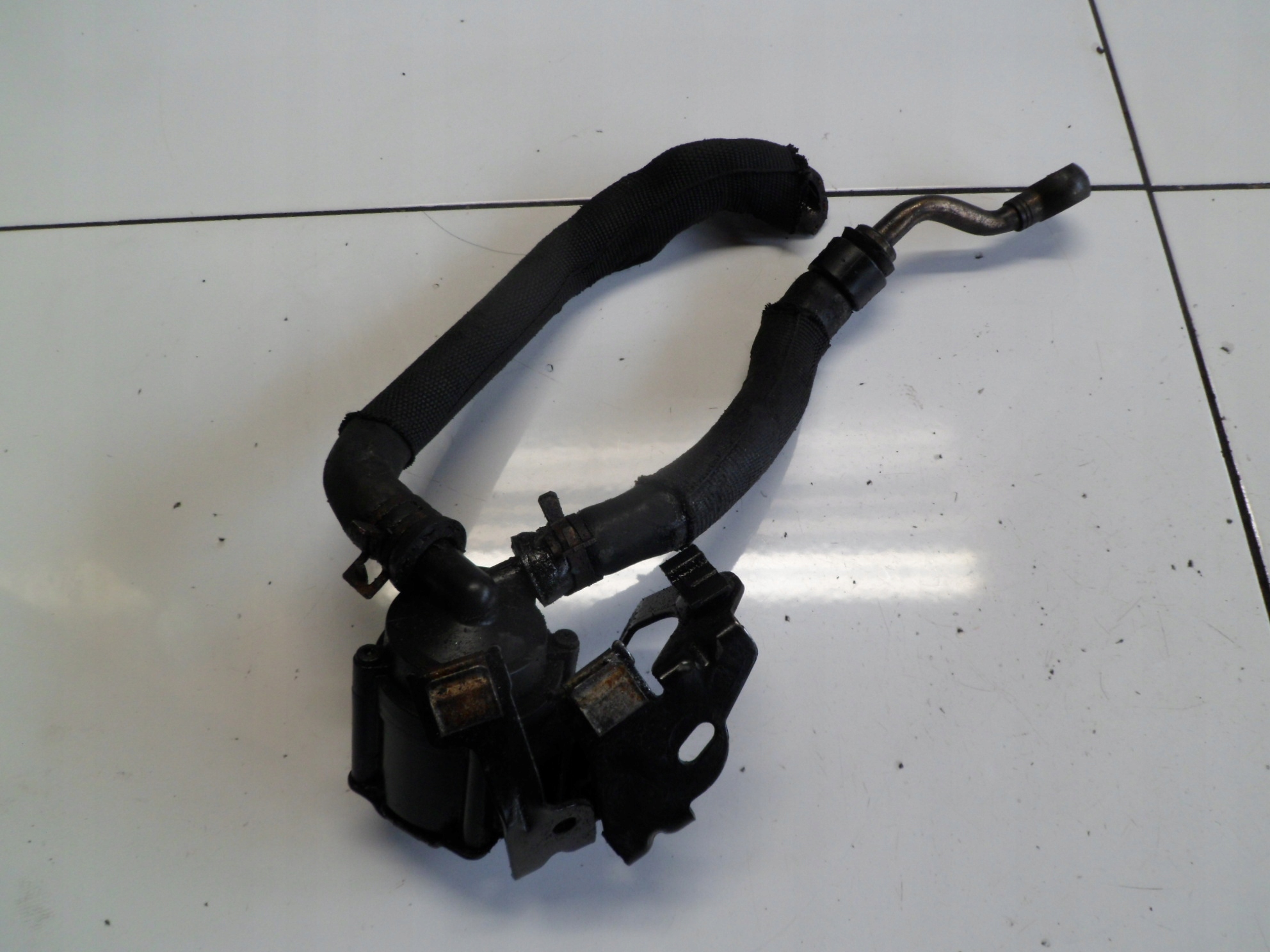 PEUGEOT 1.6THP pumpa vode V763036880