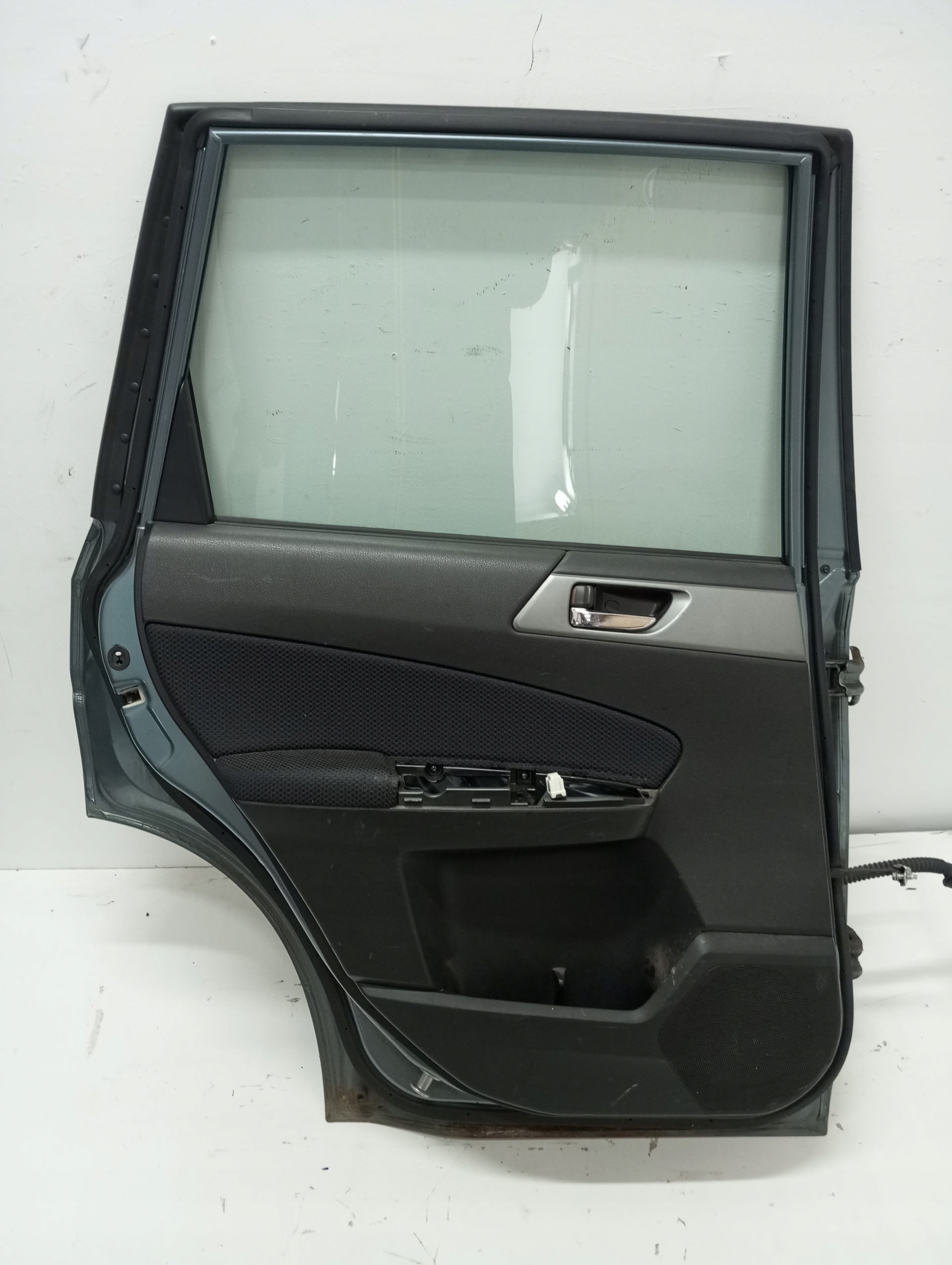 door left rear. SUBARU FORESTER 10R