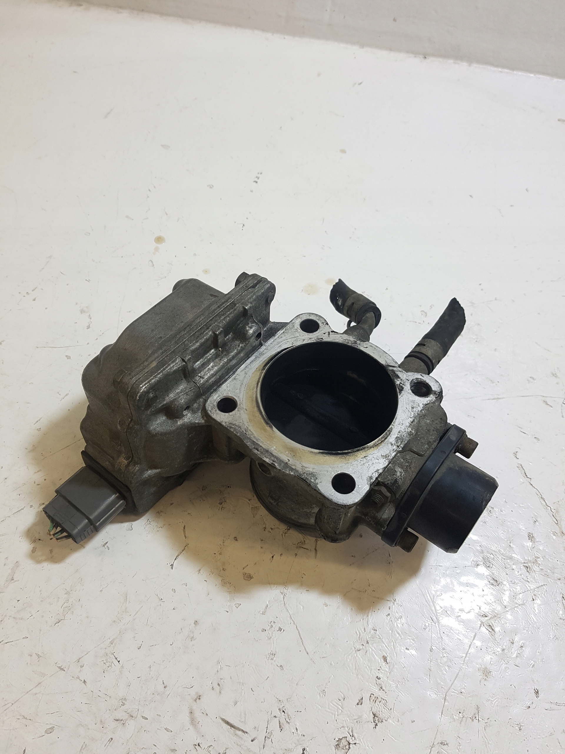 throttle flap MITSUBISHI CARISMA