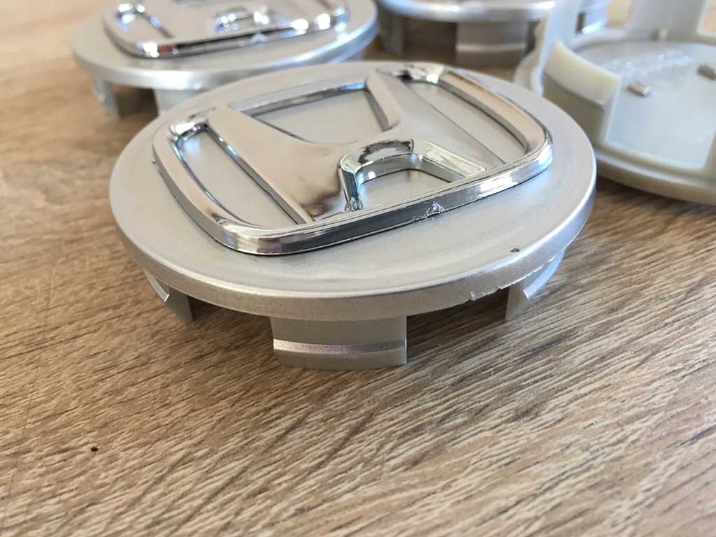 DEKIELEK FELGI DEKIEL DEKIELKI HONDA CR V 70mm Mounting diameter 64 mm