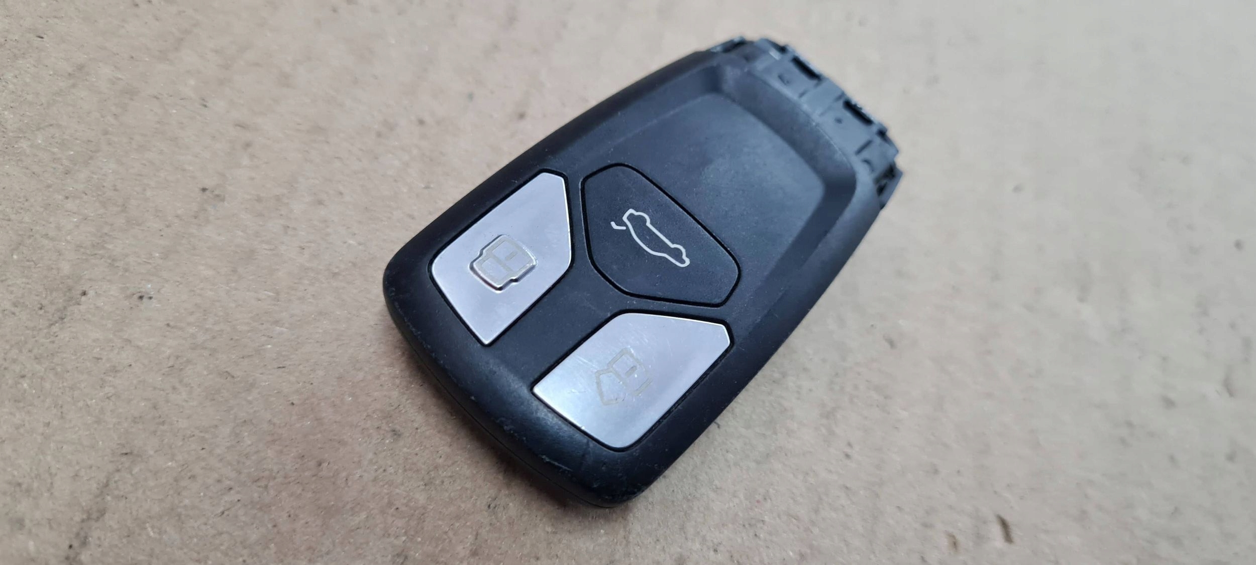 A4 B9 8W klíček obal 4M0959754T A5 8W Q7 4M Q5