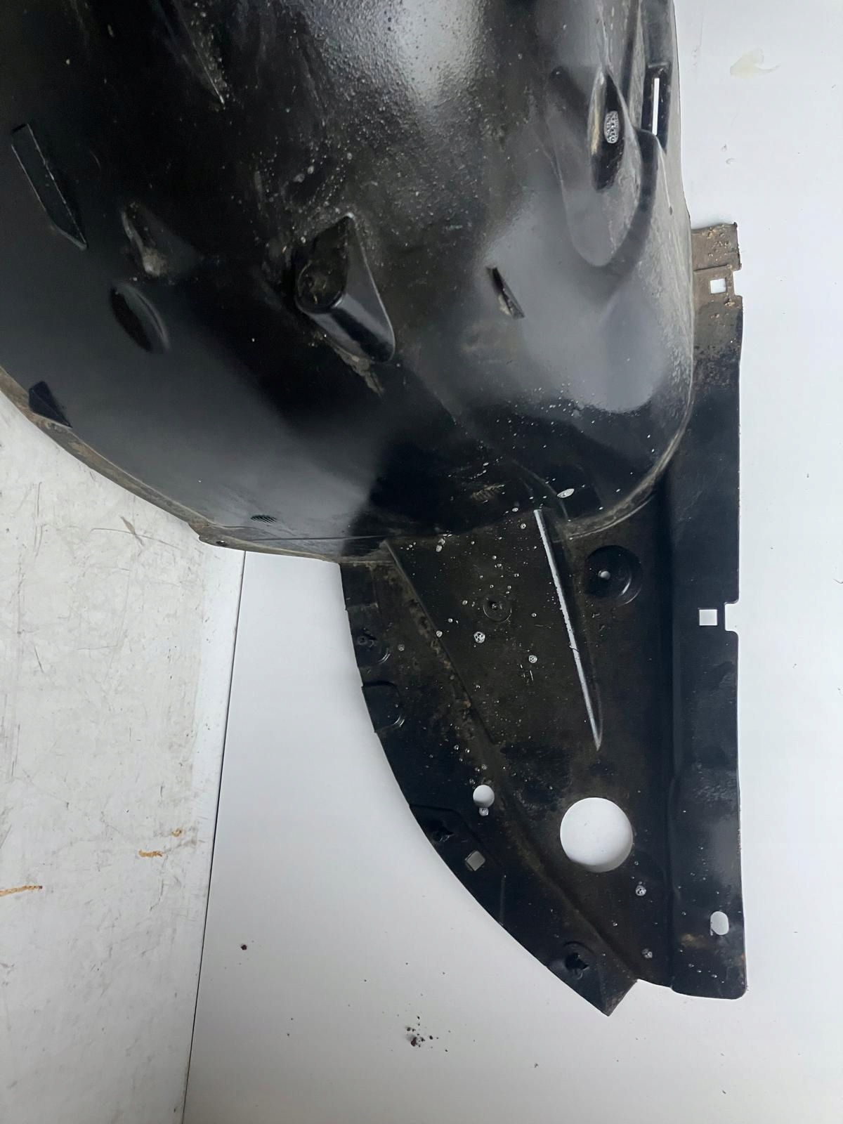 mudguard right front CITROEN C3 III 9811931180