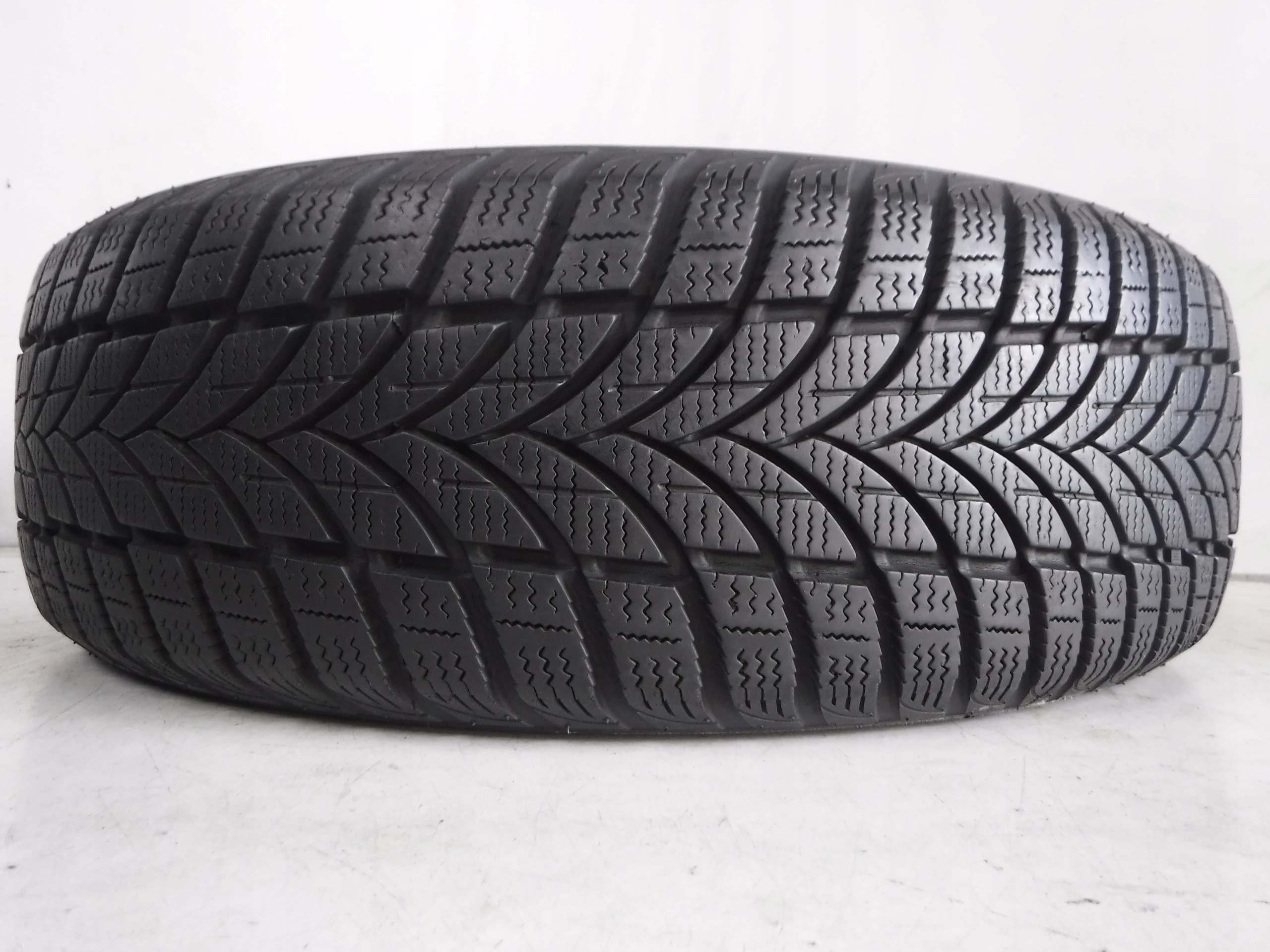 OPONA ZIMOWA MAXXIS PRESA SNOW 195/60/16 89H Marka Maxxis