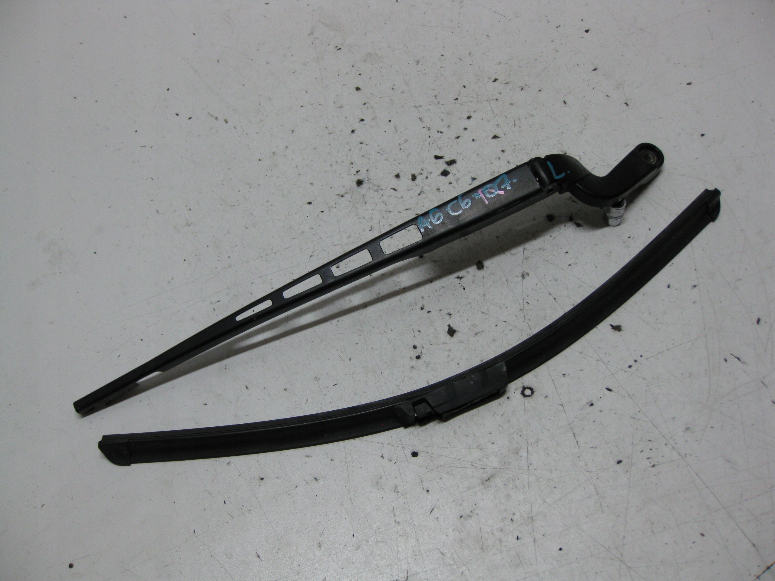AUDI A6 C6 KOMBI 2.7 TDI 07R wiper arm right left front KOMPLET