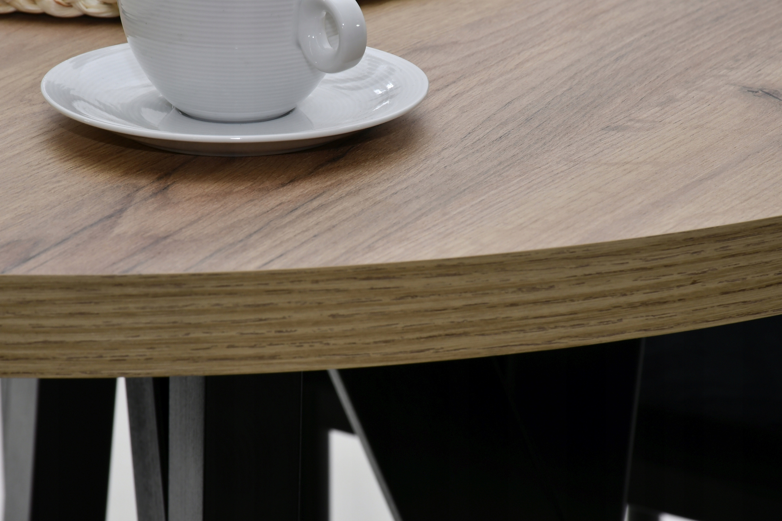 praktyczny stół Jaga śr 100 cm rozkładany do 150 Głębokość mebla 100 cm