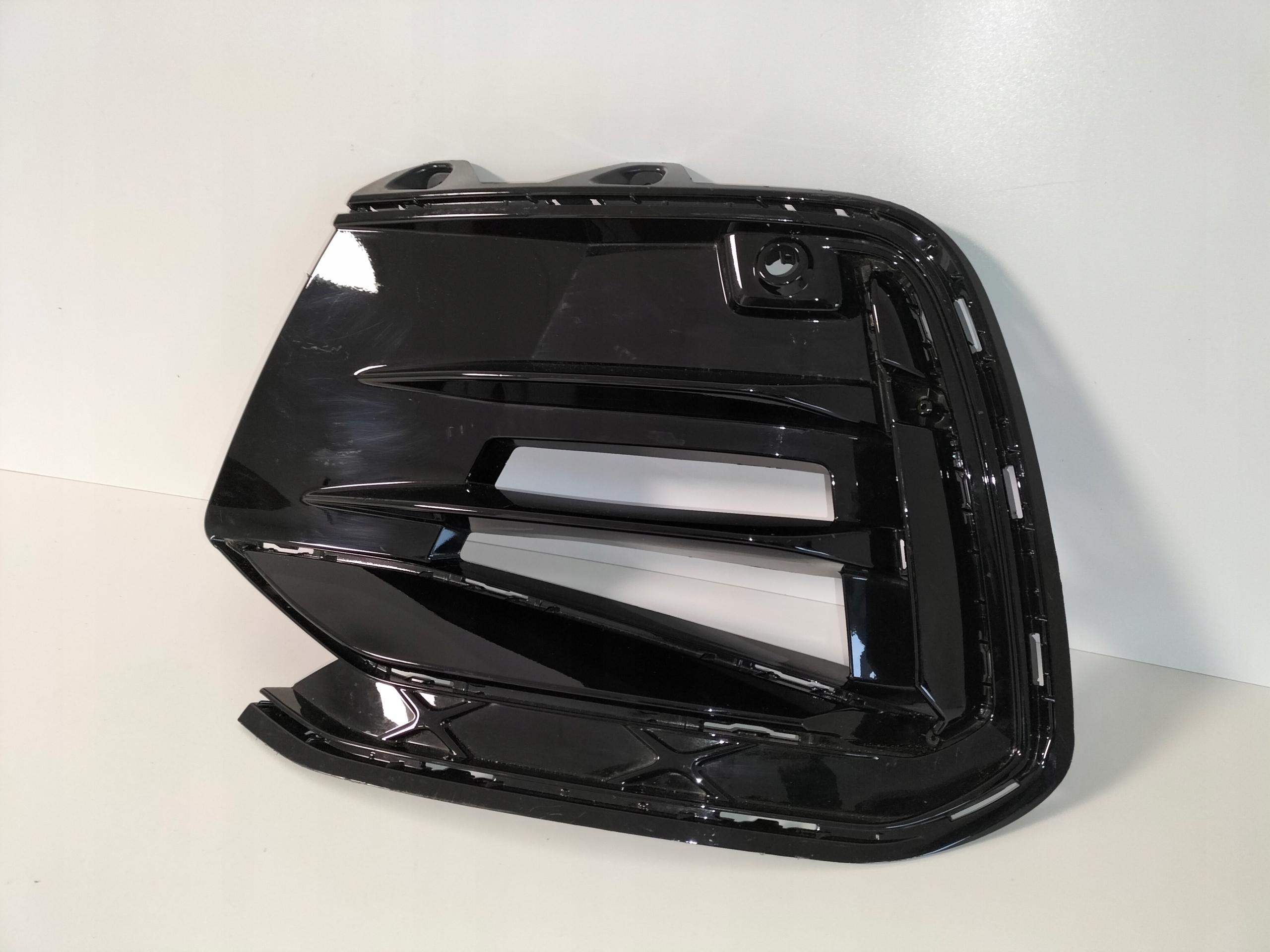 grille grid of a bumper front left VW PASSAT B9 24- R-LINE