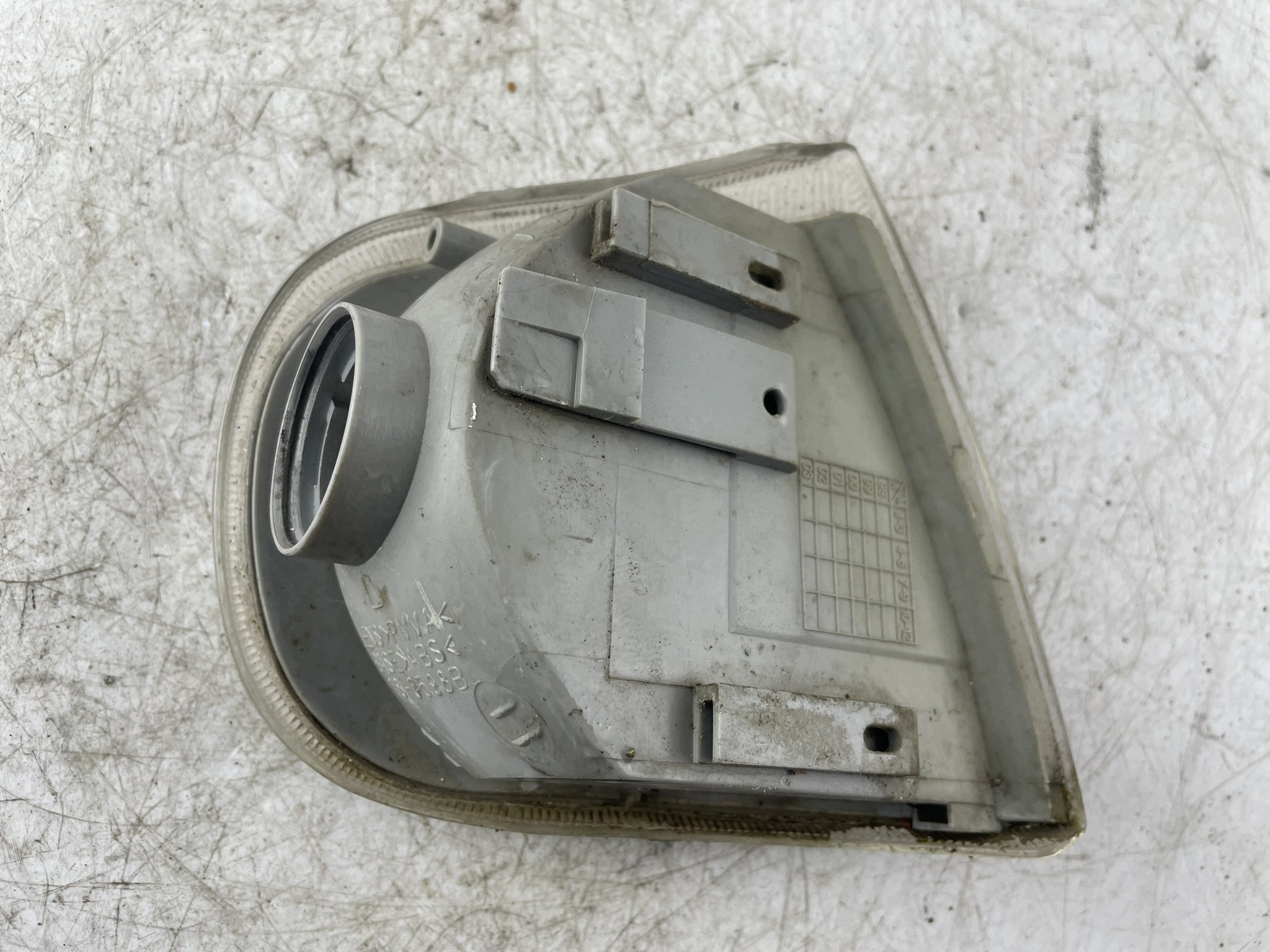 indicator front left 18-3598 Skoda Felicia bialy EU