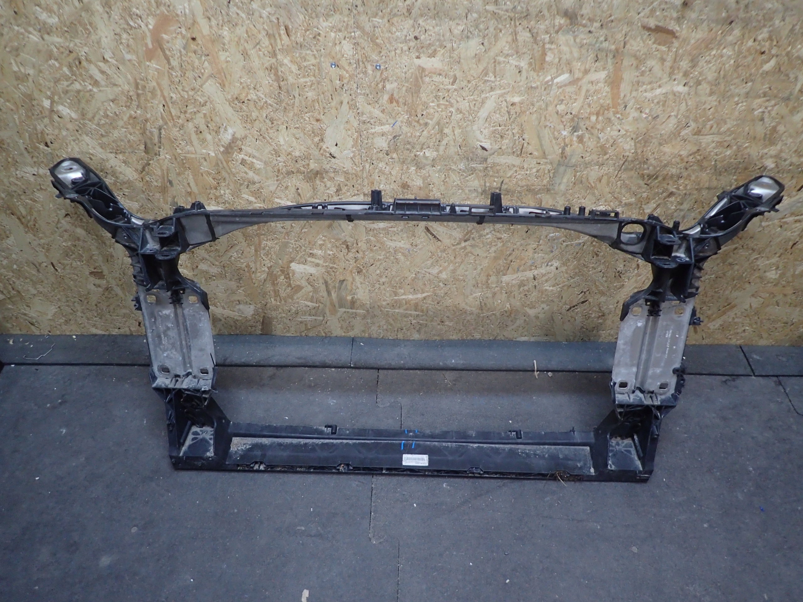 PAS PRZEDNI AUDI A6 C8 4K0
