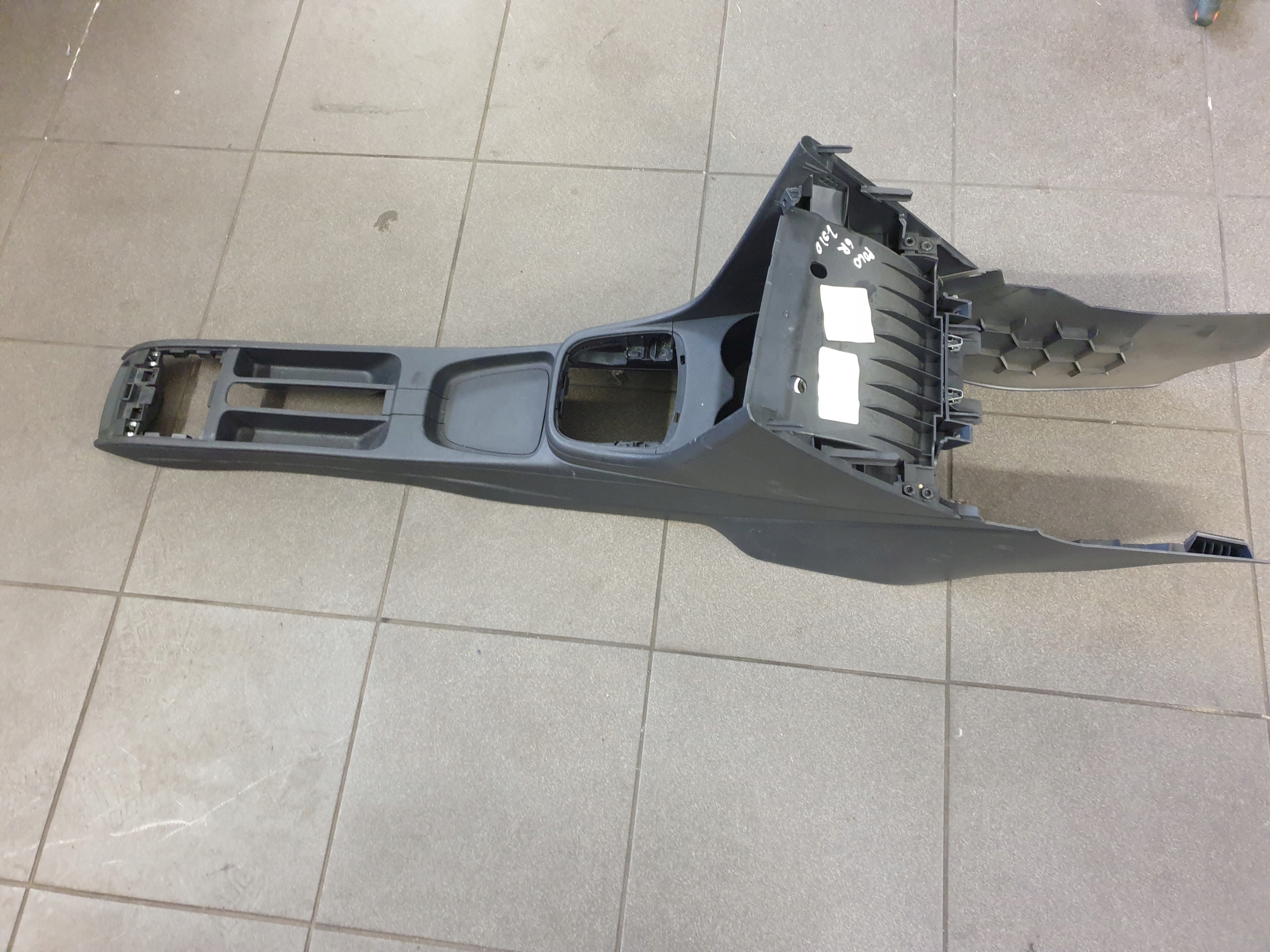 console TUNEL central VW POLO 5 V 6R 2009- 6R1863680D