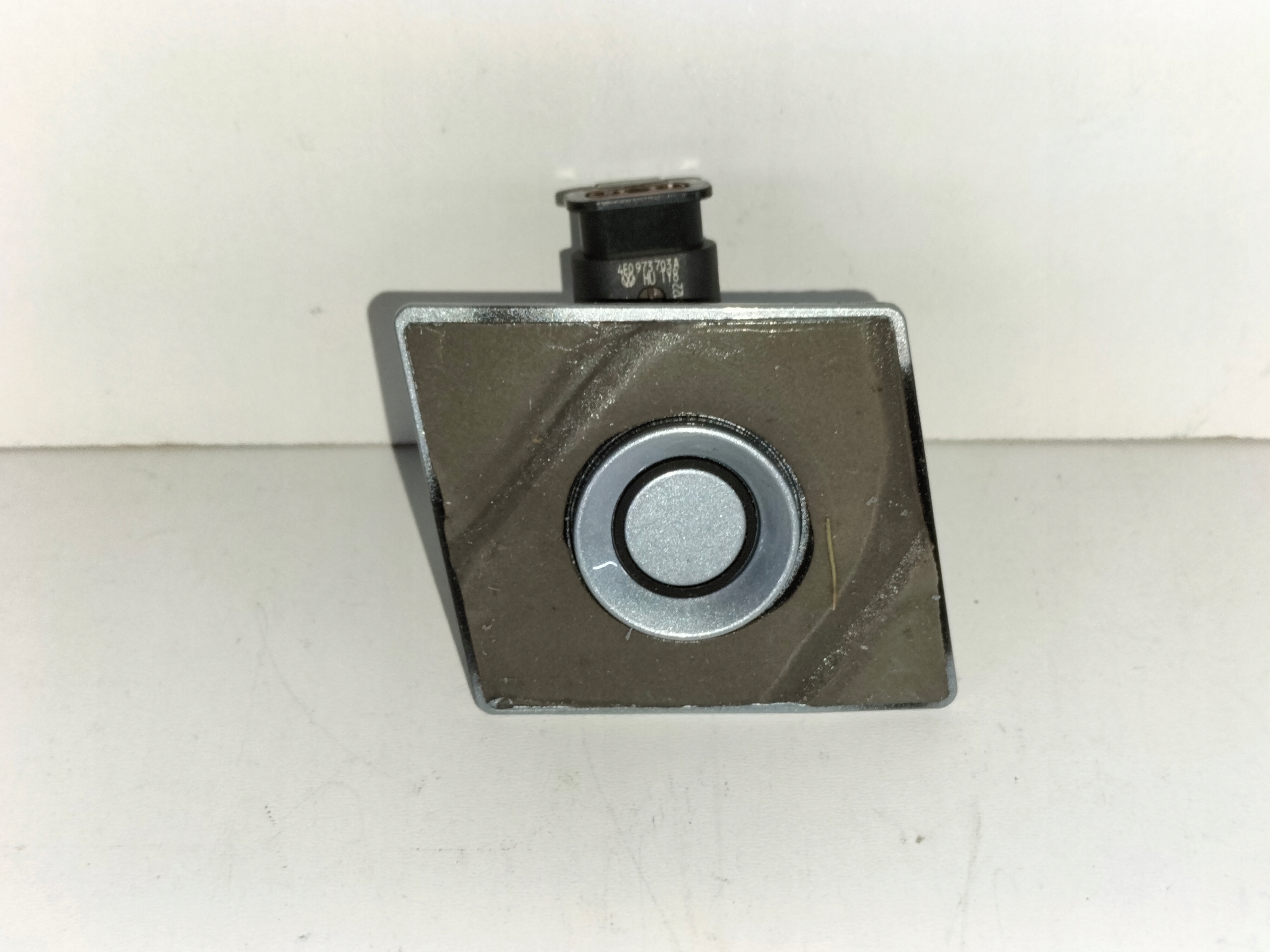 Sensor Parken PDC koszyk links VW TOUAREG III 18