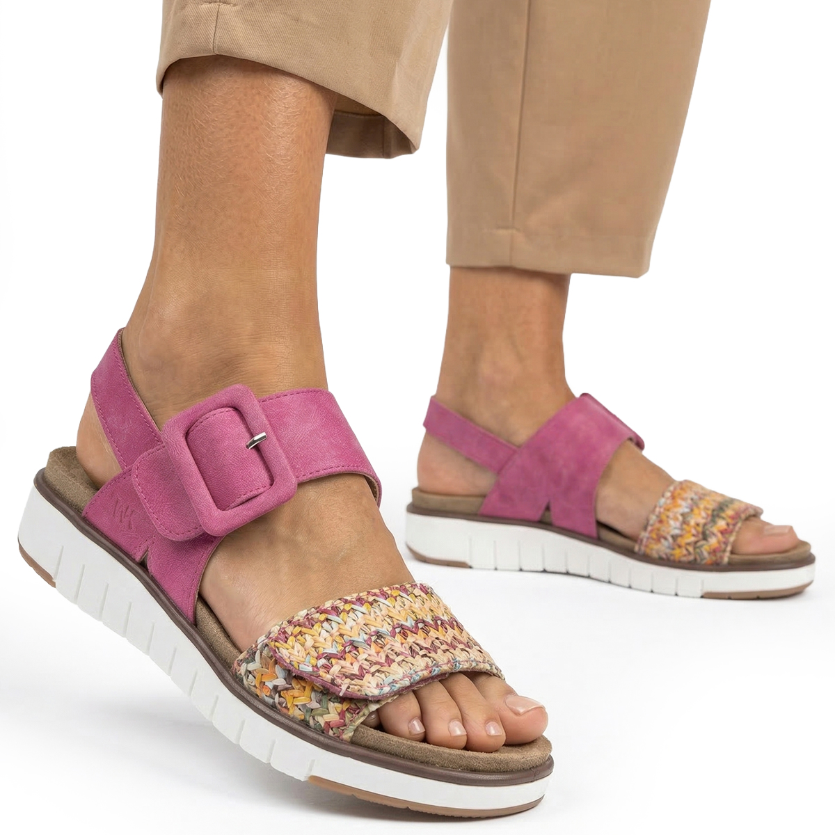 Dámské růžové vícebarevné sandály na koturnu s přezkou Wojtyłko 42