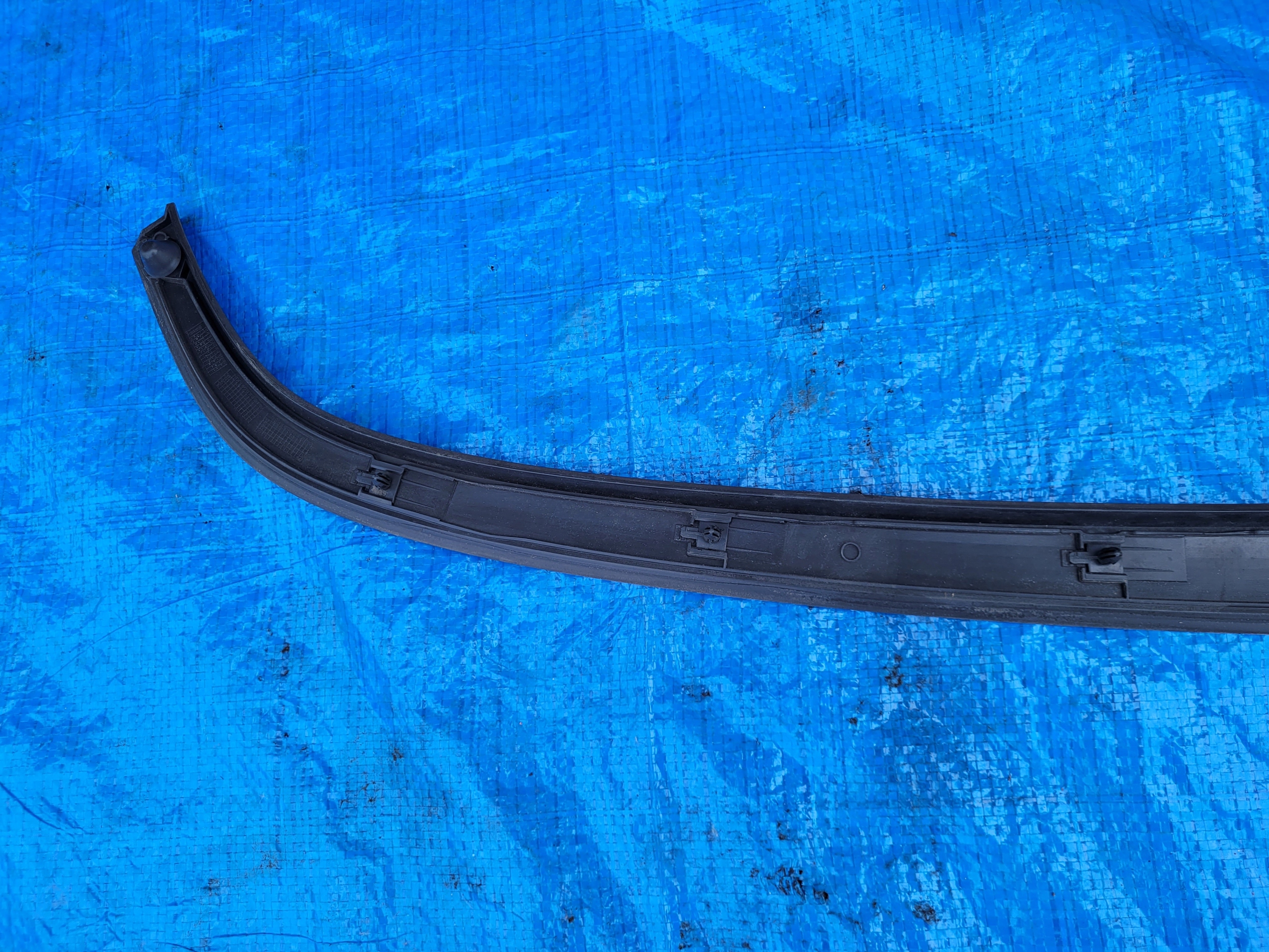 OPEL-CZĘŚCI Astra J Listwa uszczelka maski przód 13284009 Wersja Europejska