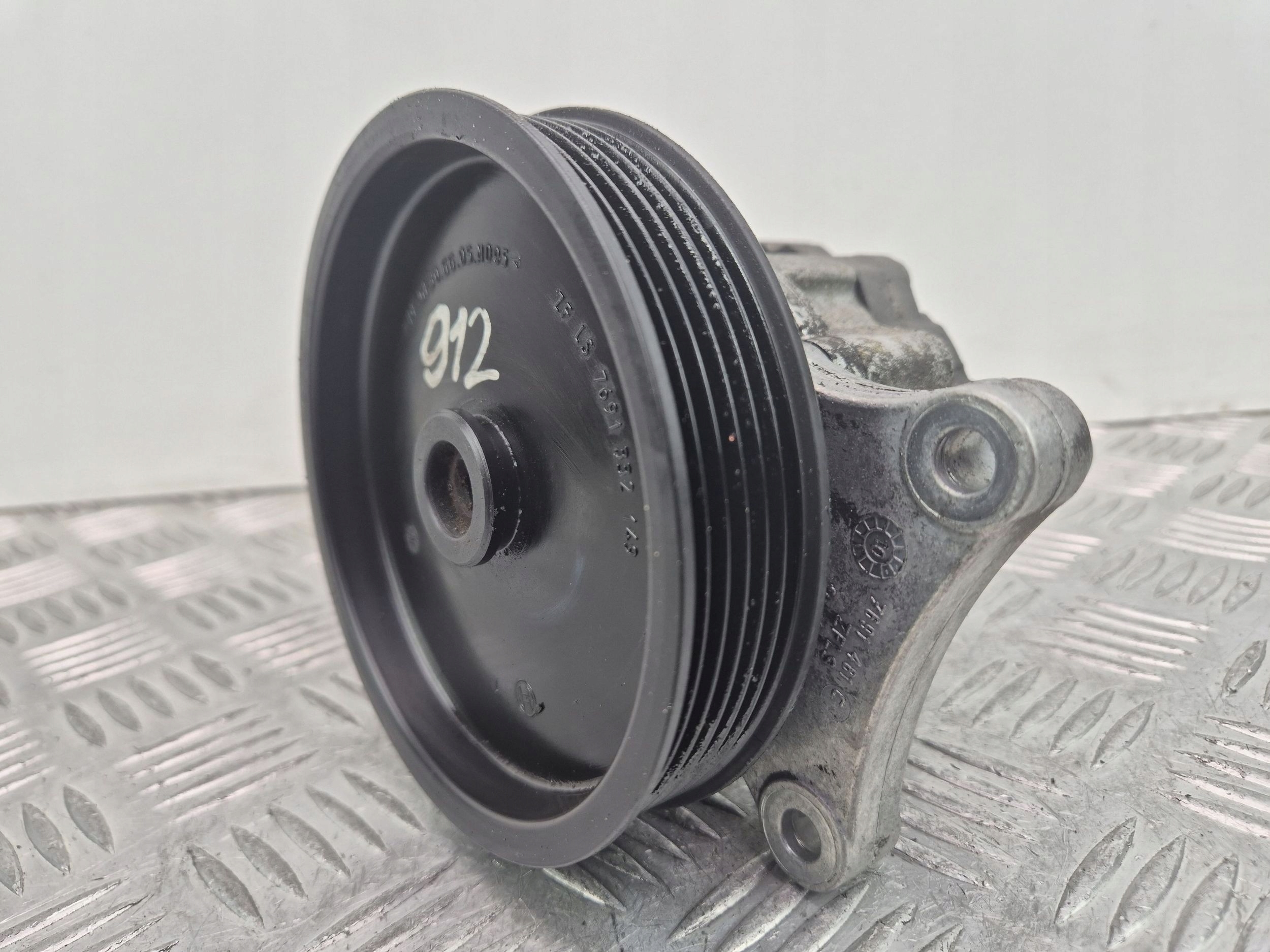 Mercedes C200 CGI W204 Servopumpe A0064667501