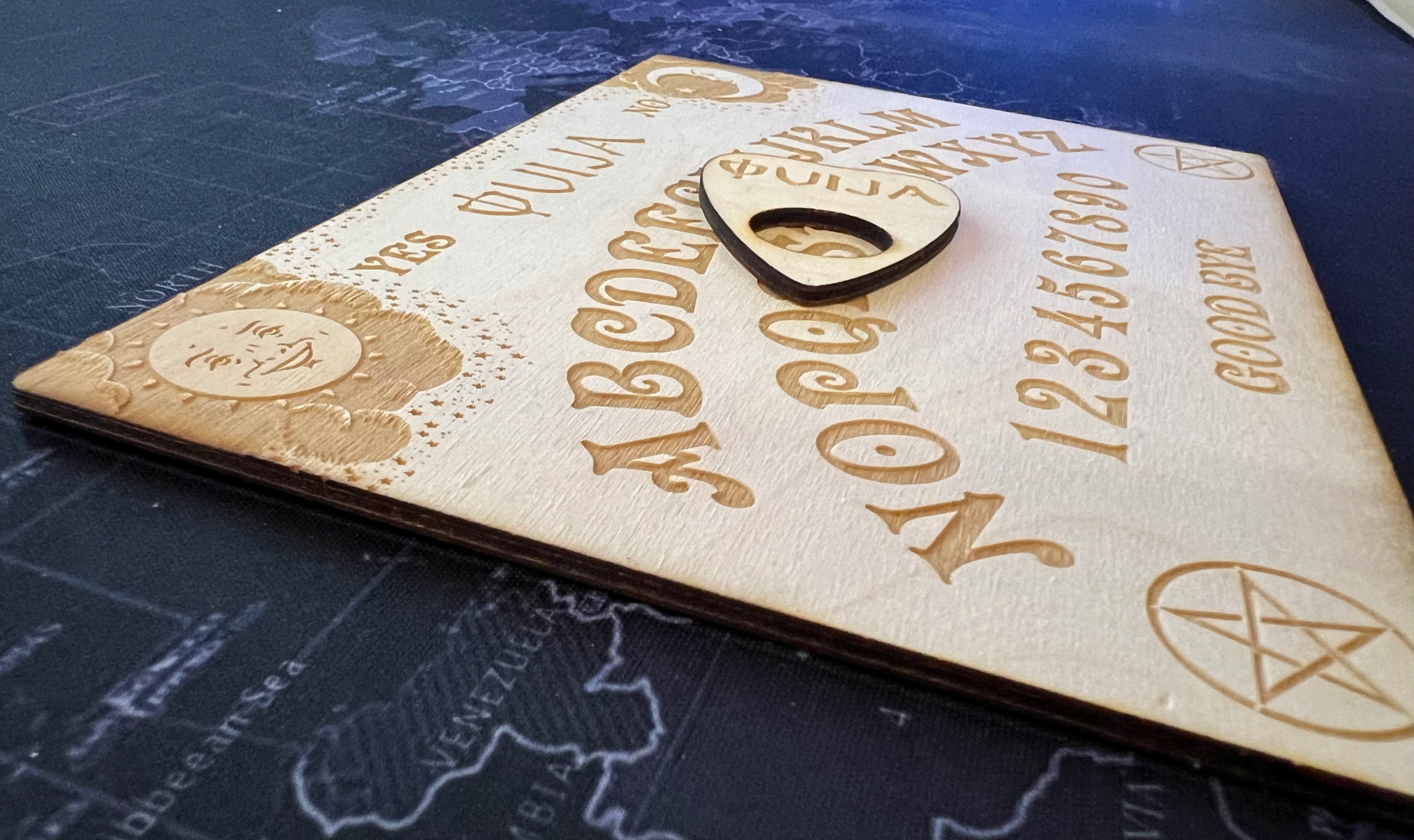 OUIJA TABLICA PLANSZA DIABELSKA DREWNIANA GRAWER Marka bez marki