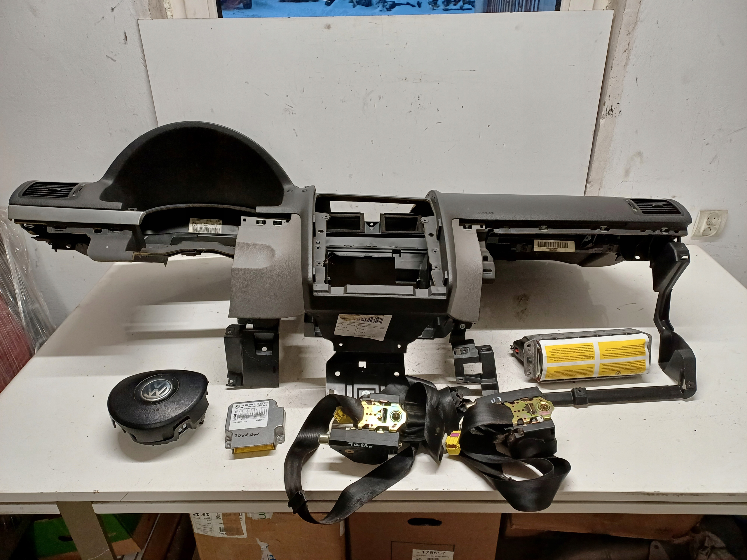 VW TOURAN 1T 03- DESKA KONSOLA KOKPIT PASY PODUSZKI SENSOR AIRBAG