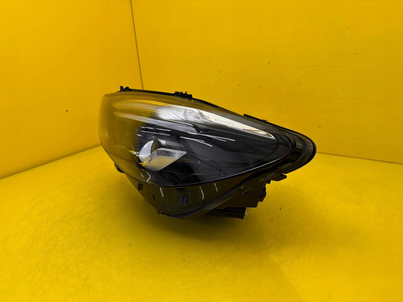 light left front Mercedes GLA W247 Full Led A2479061305