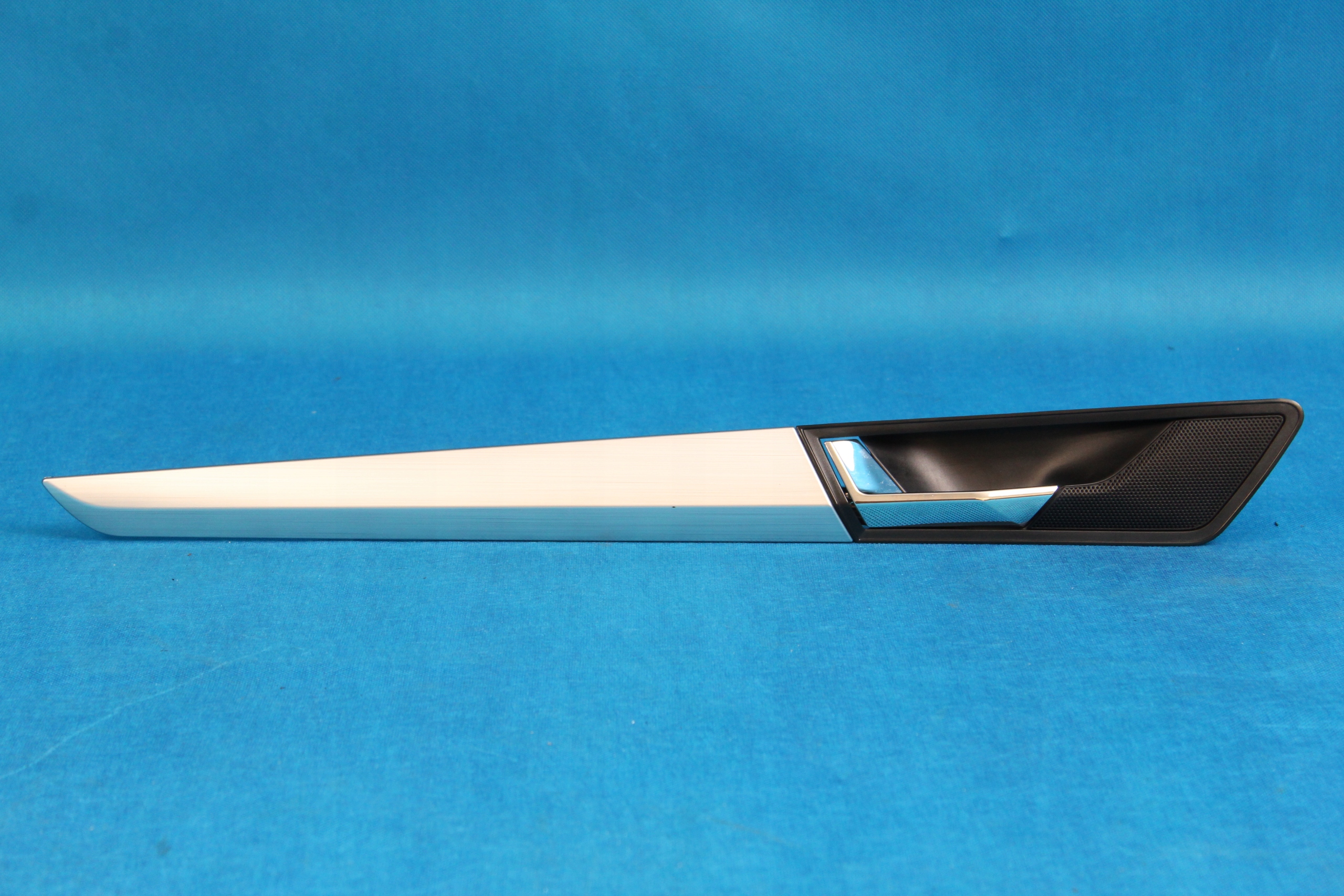 57A837221A - SKODA KAROQ 1,0 TSI ДЕКОР РУЧКА ОБИВКИ P L 21R