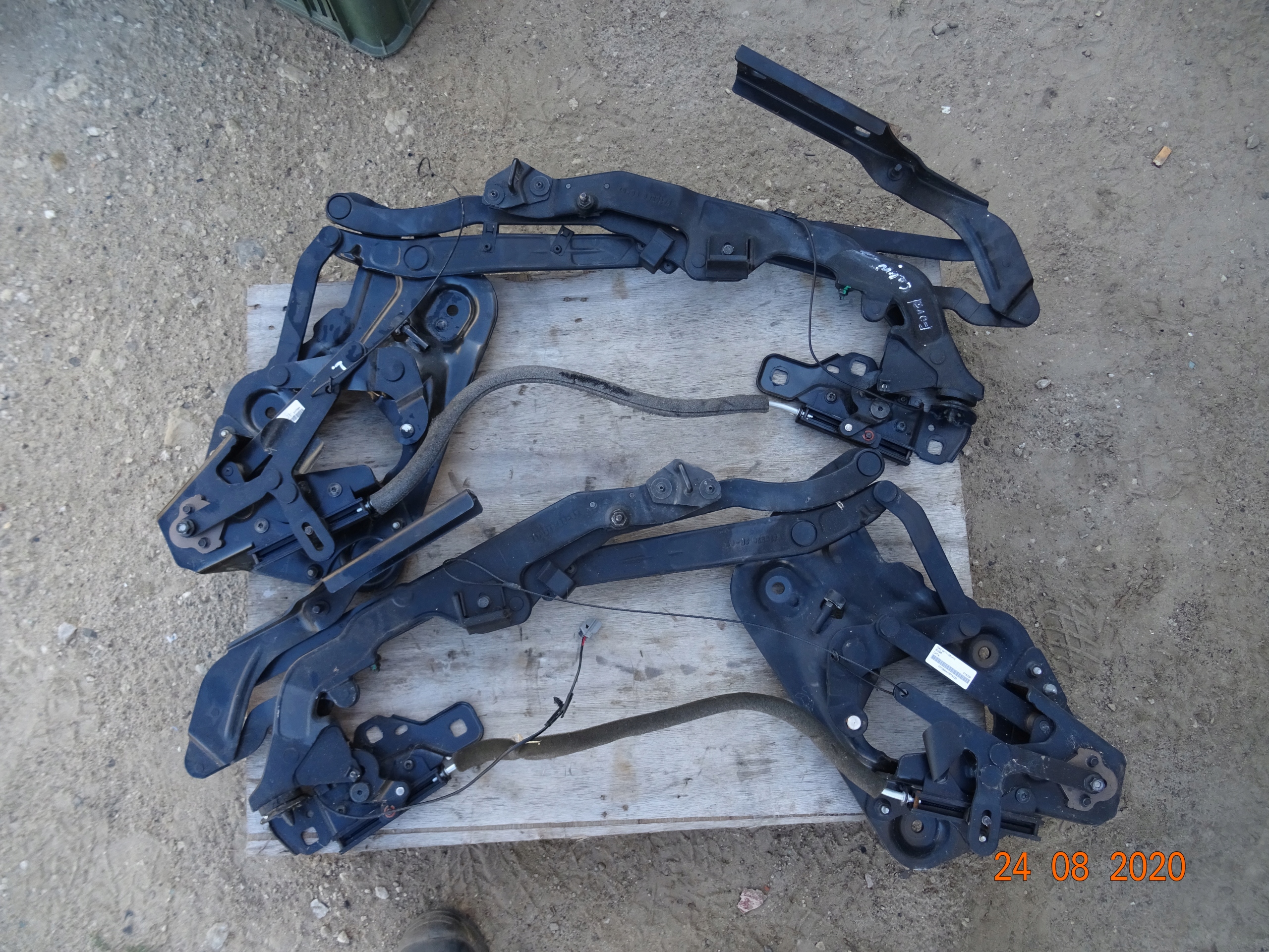 ПЕТЛЯ ПЕТЛИ ЗАСЛОНКИ В СБОРЕ FORD FOCUS MK2 КАБРИОЛЕТ