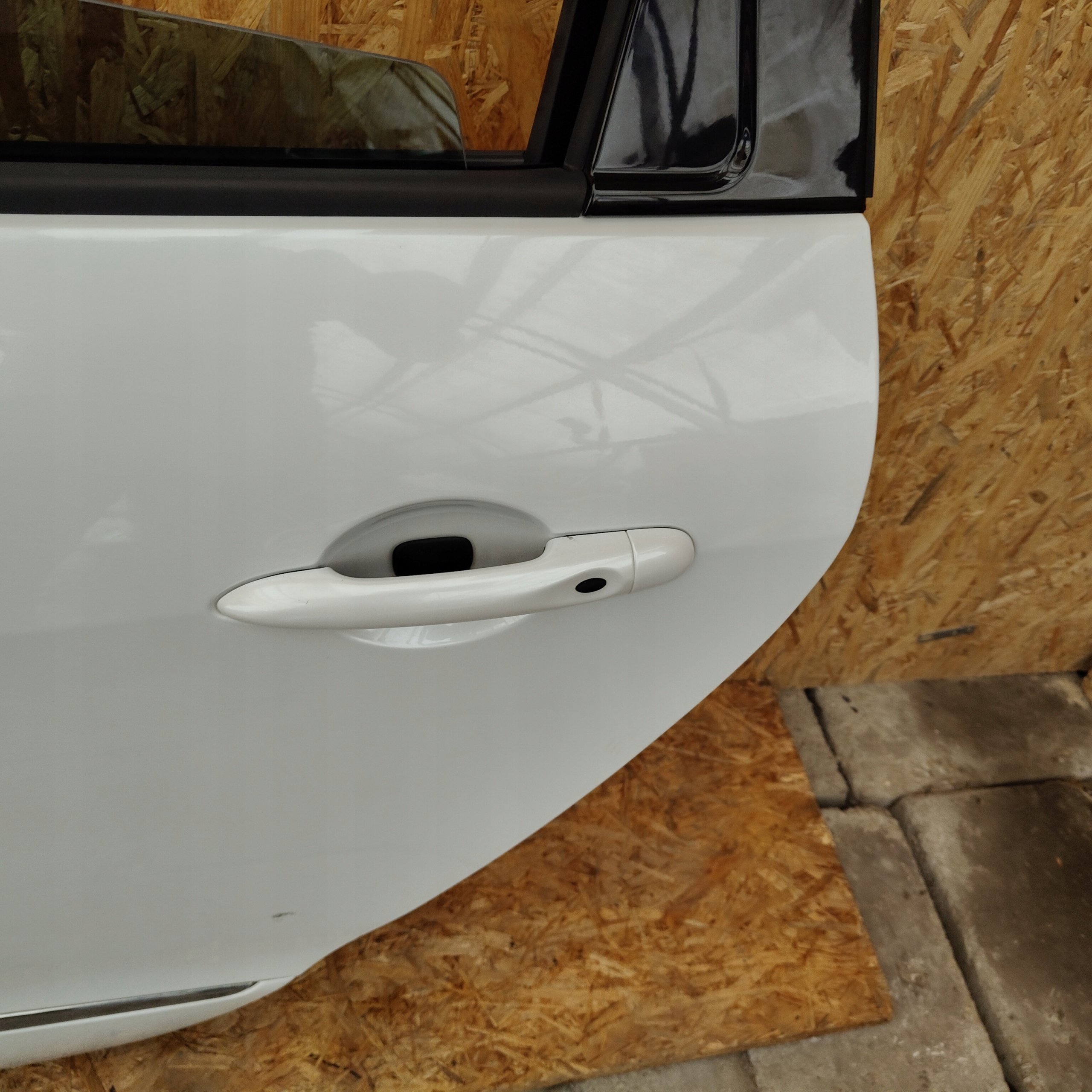 door rear. rear part left RENAULT SCENIC III BIALA PERLA