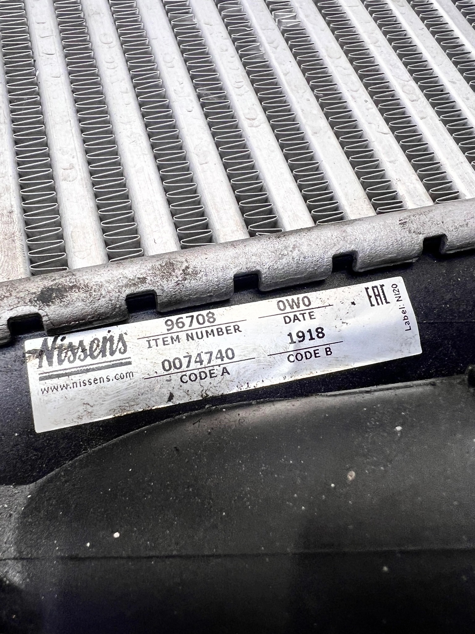 Kühler luft INTERCOOLER AUDI A4 B7 2.5 TDI NISSENS 96708