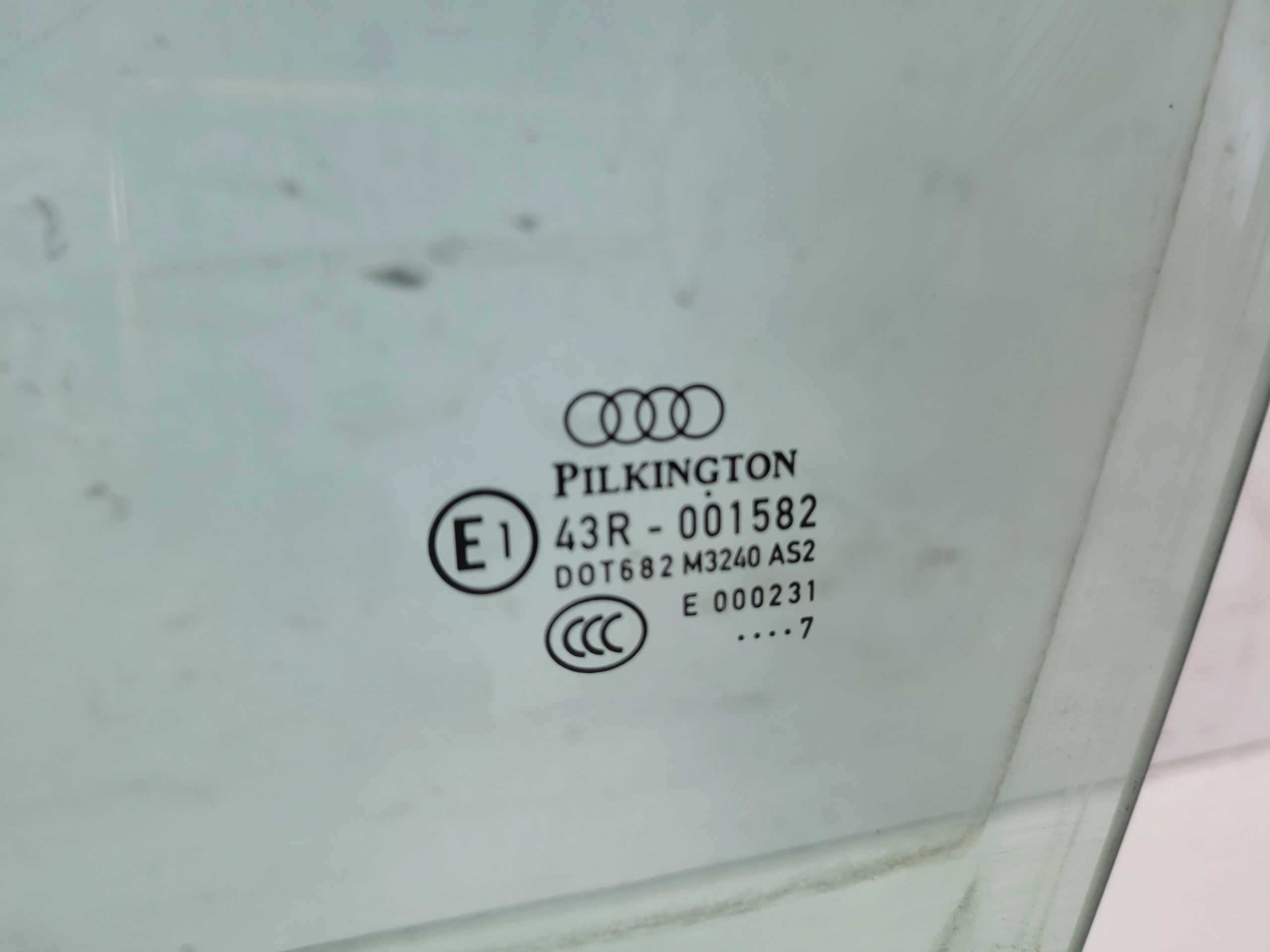 window side door left front AUDI Q7 4L 2007 ROK
