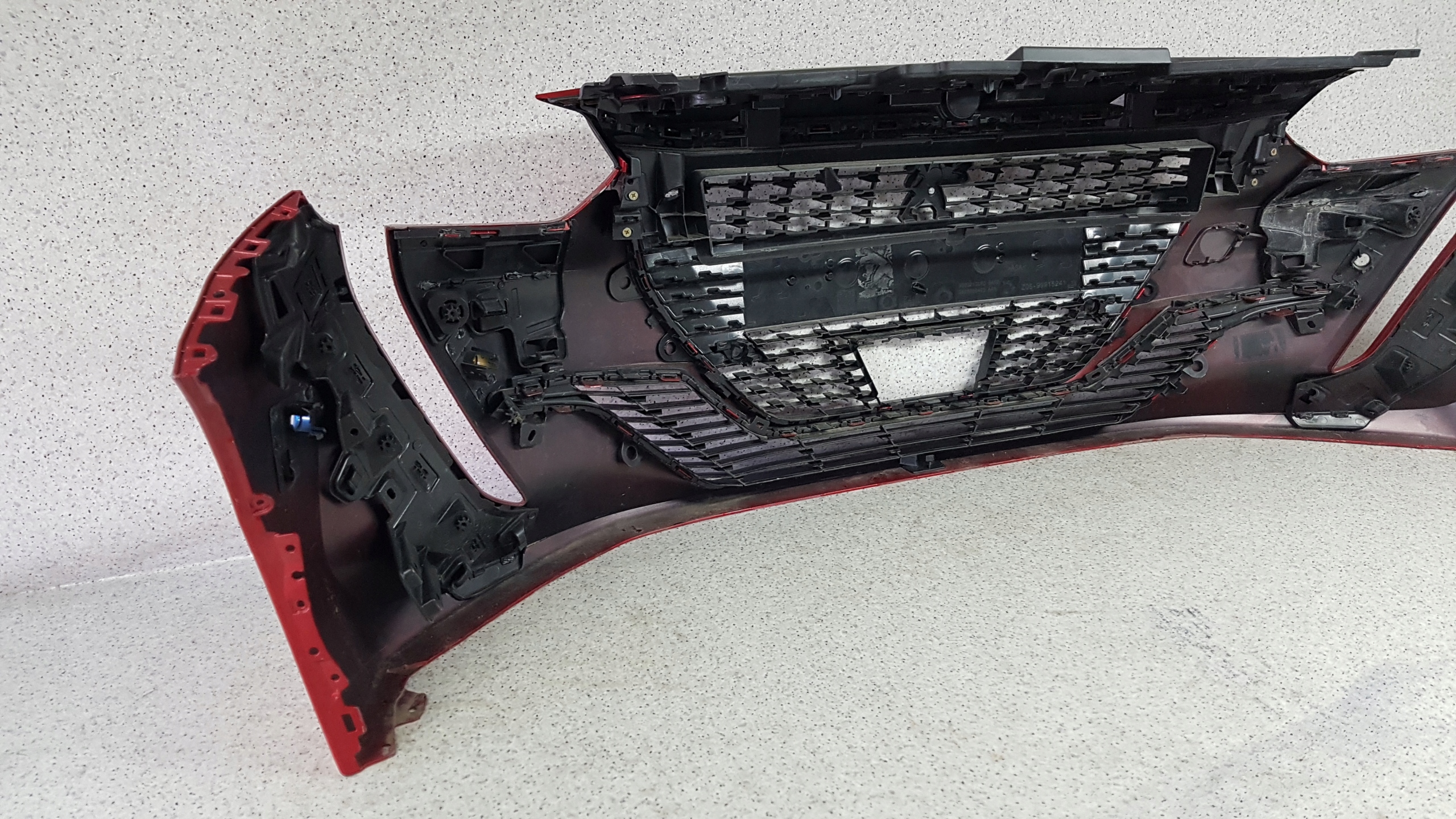 PEUGEOT 208 II 2019 - bumper front 9866