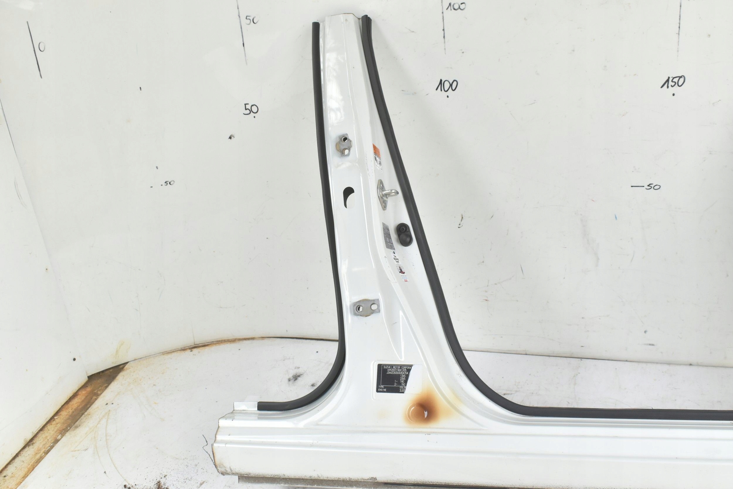 PRÓG PRAWY PRZÓD SŁUPEK SUZUKI SWIFT MK8 17- Numer katalogowy części 64111-53R01