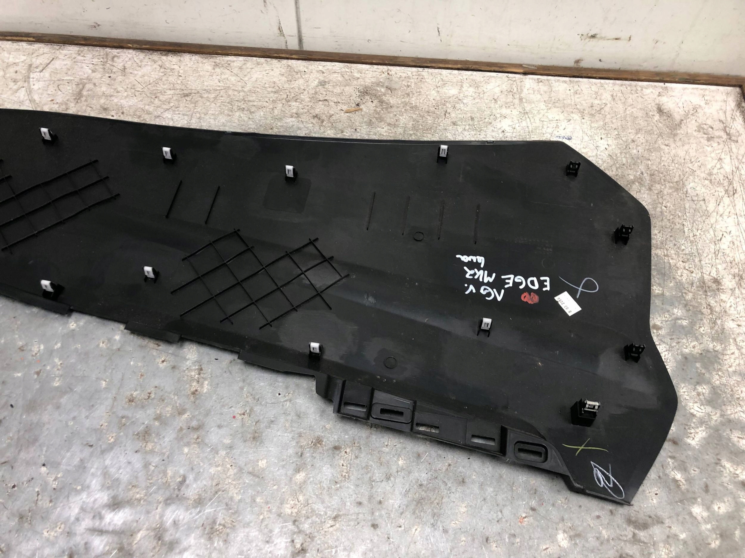 cover side TUNELU left FORD EDGE MK2 EM2B-R045027-AG