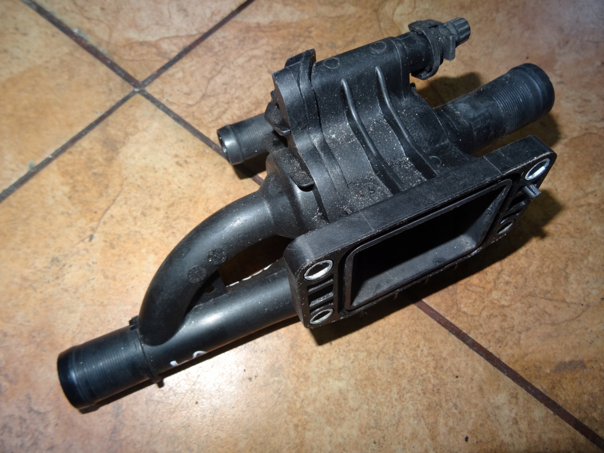 CITROEN C4 OBUDOWA TERMOSTATU Producent części Loro