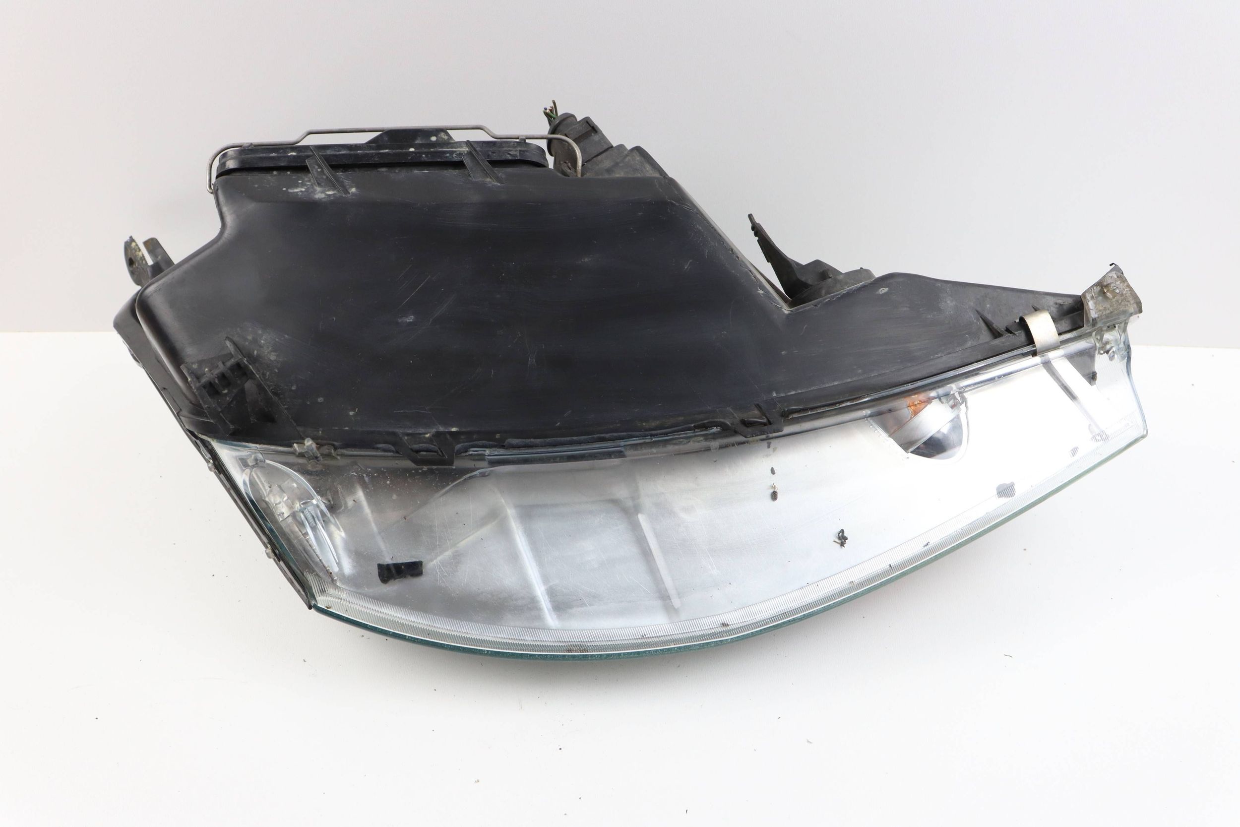 FORD FOCUS MK1 and light front left front 2M51-13W030-BF EUROPA