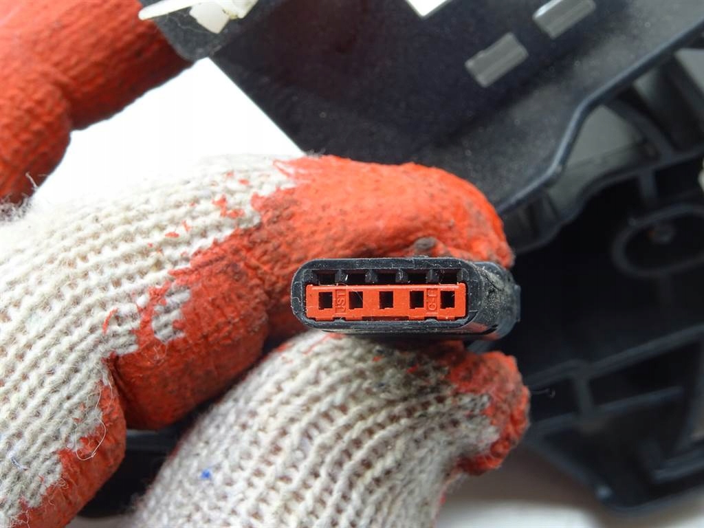 KLAMKA PRZOD LEWA Opel Astra K 15 19 Part manufacturer other