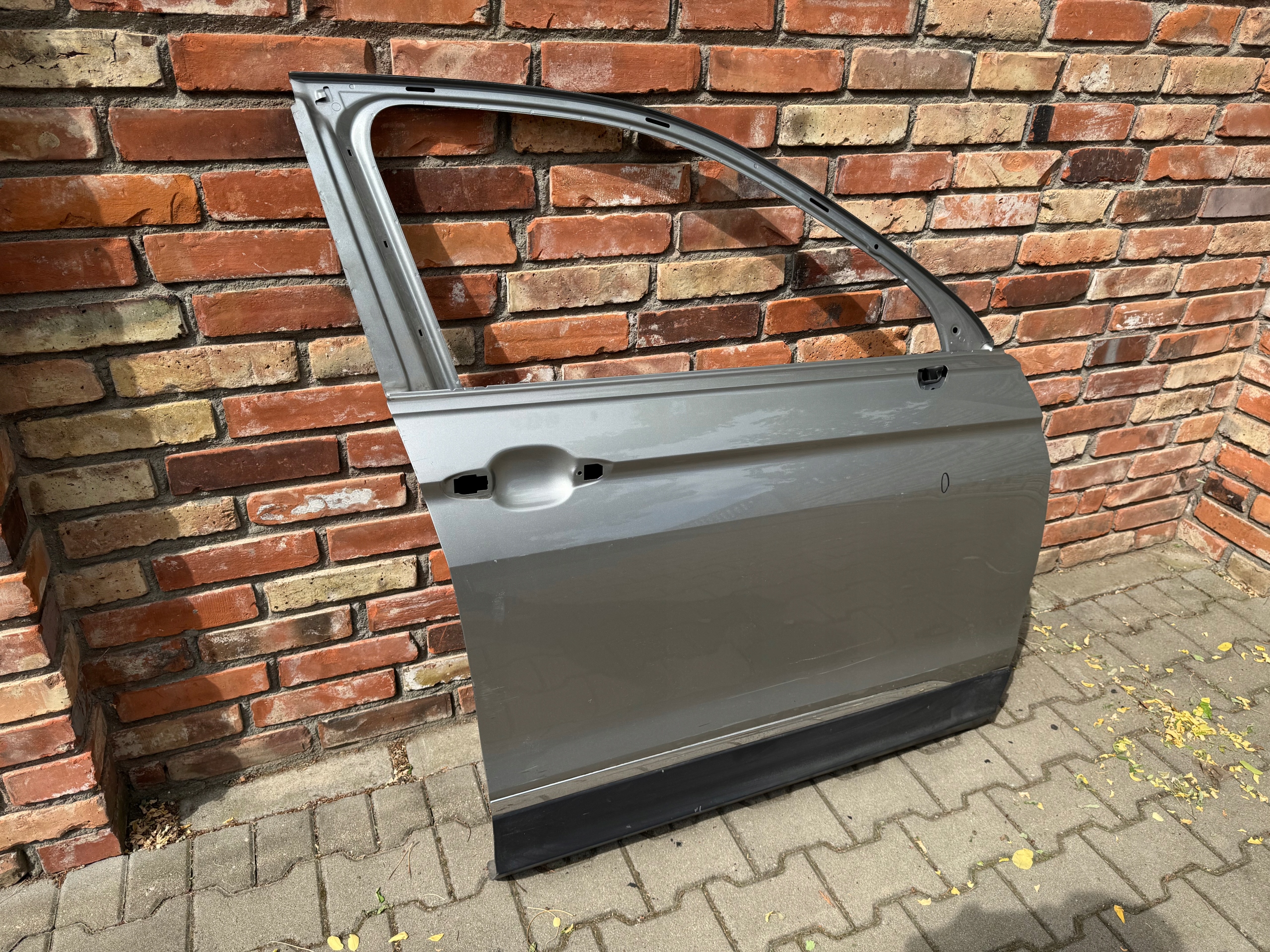 TIGUAN II 5NA TARRACO DRZWI PRZEDNIE PRAWE GIEŁDA POZNAŃ Numer katalogowy części TIGUAN II 5NA TARRACO DRZWI PRZEDNIE PRAWE GIEŁDA POZNAŃ