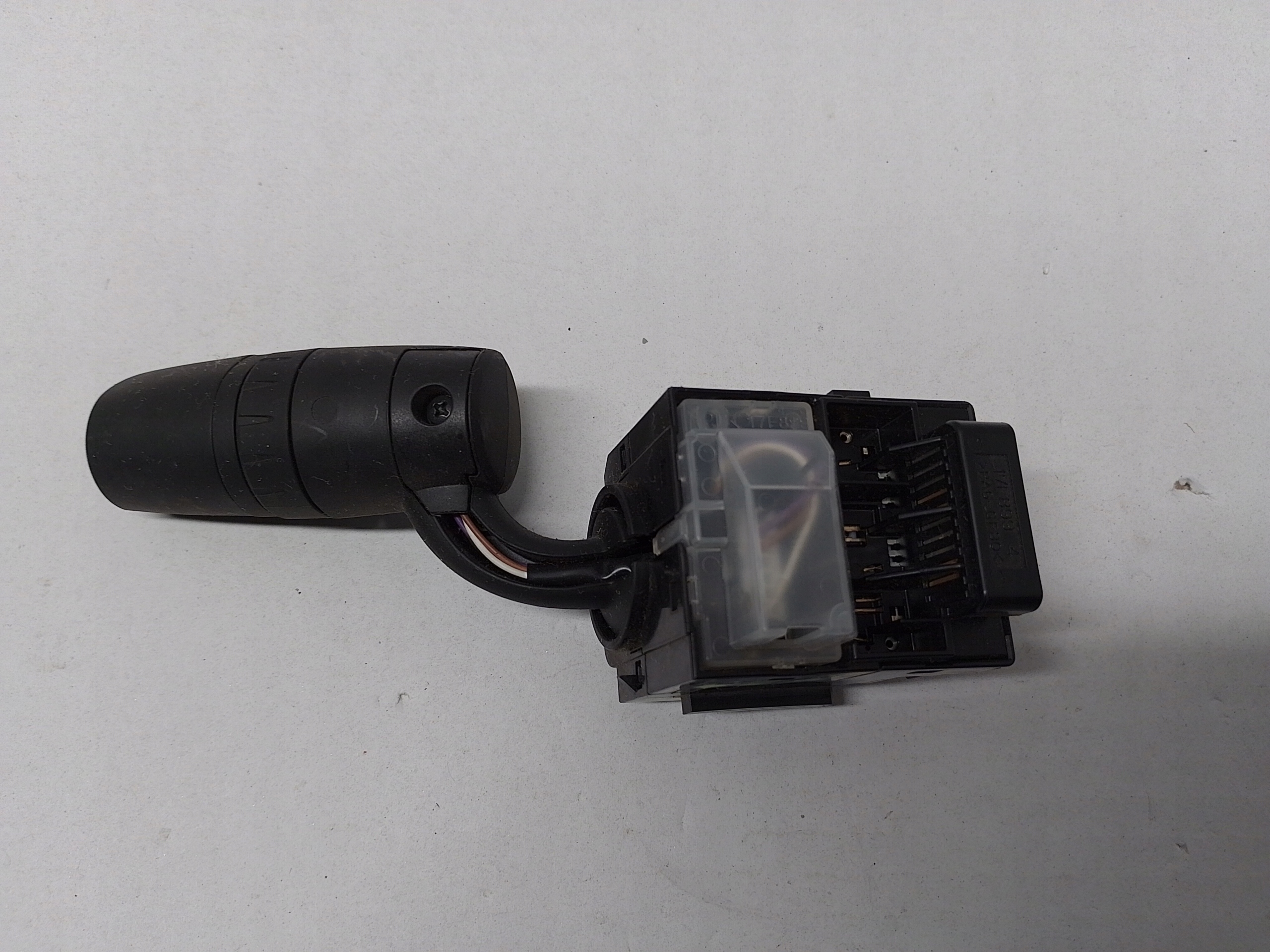 PRZEŁĄCZNIK MANETKA WYCIERACZEK MAZDA 6 GJ Typ samochodu Samochody osobowe