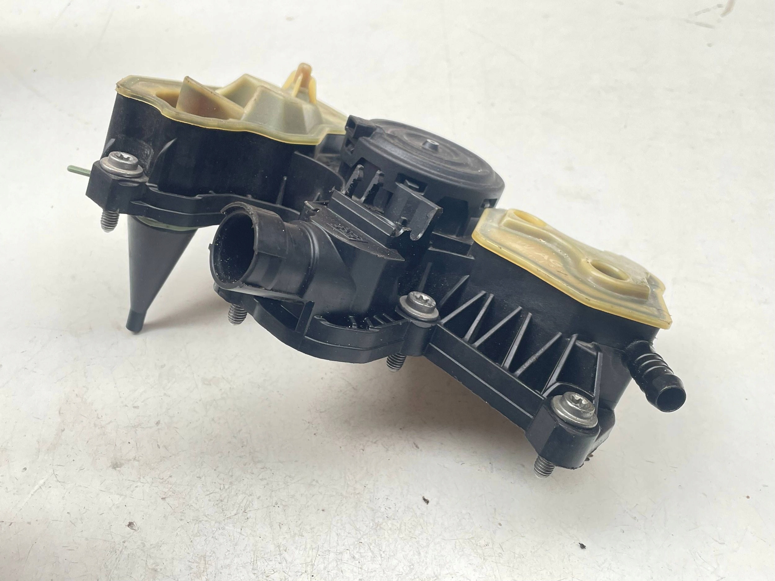 Separator olio Audi A4 S4 B9 8W 06Q103495C GENUINE 2024 !J