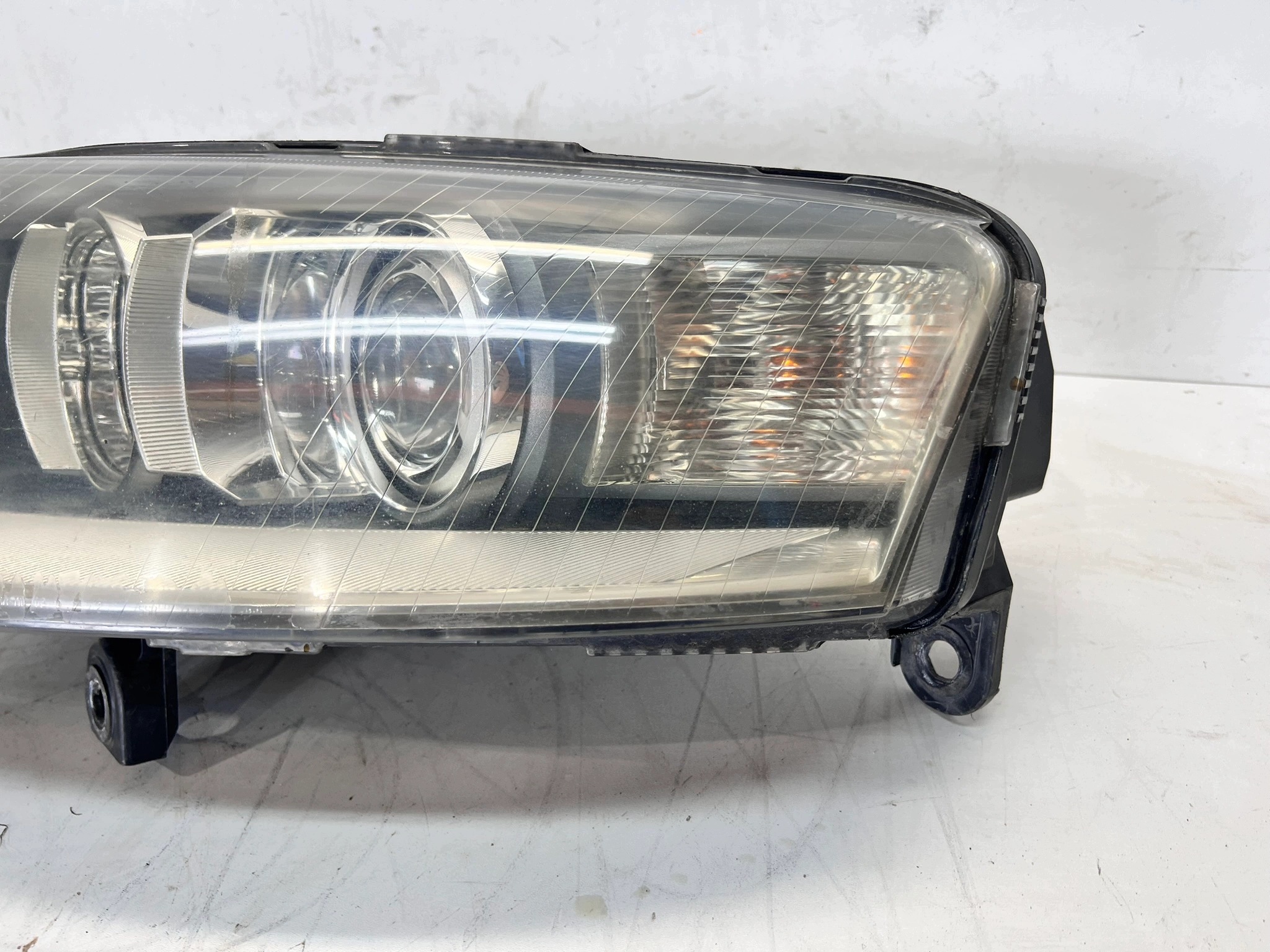 REFLEKTOR left front BI XENON AUDI A6 C6 4F0941029CQ 35/26