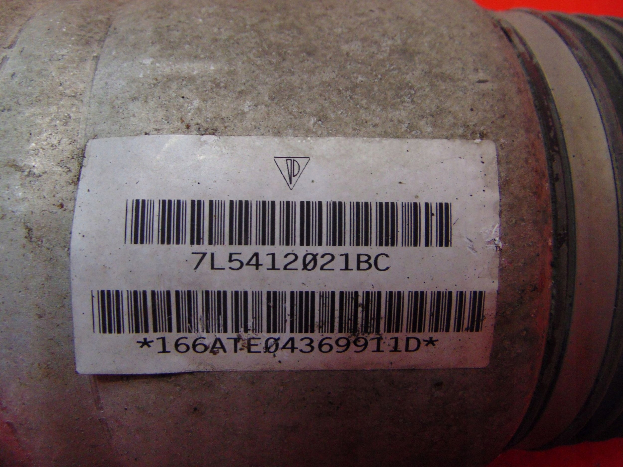 PORSCHE CAYENNE and 9P 7L 3.2 VR6 shock absorber PNEUMATYCZNY MIECH left front
