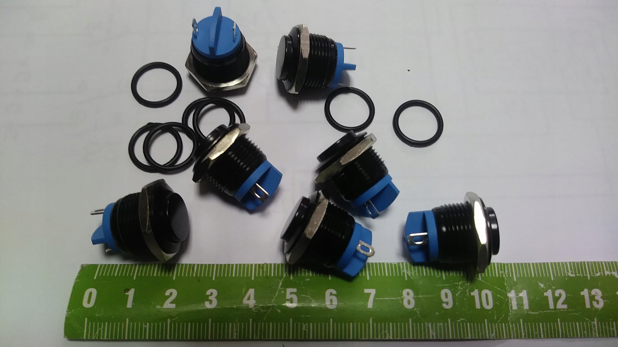 Włącznik PRZYCISK WANDALOODPORNY chwilowy 2A migowy typu reset Producent Inna