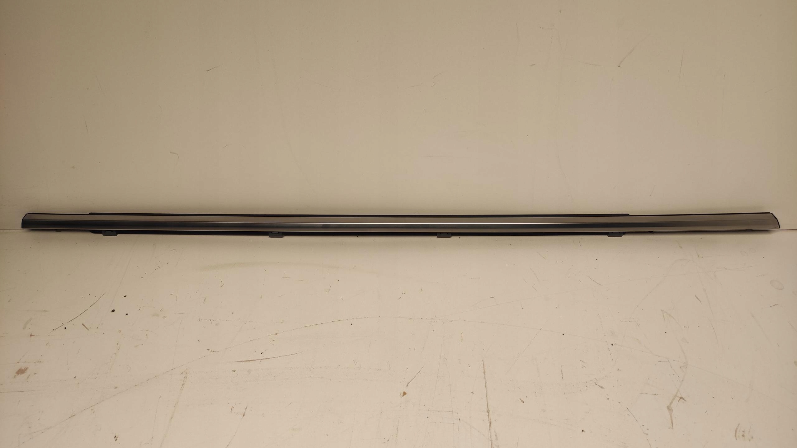 moulding dust PARAPET KIA SORENTO IV right front CHROM