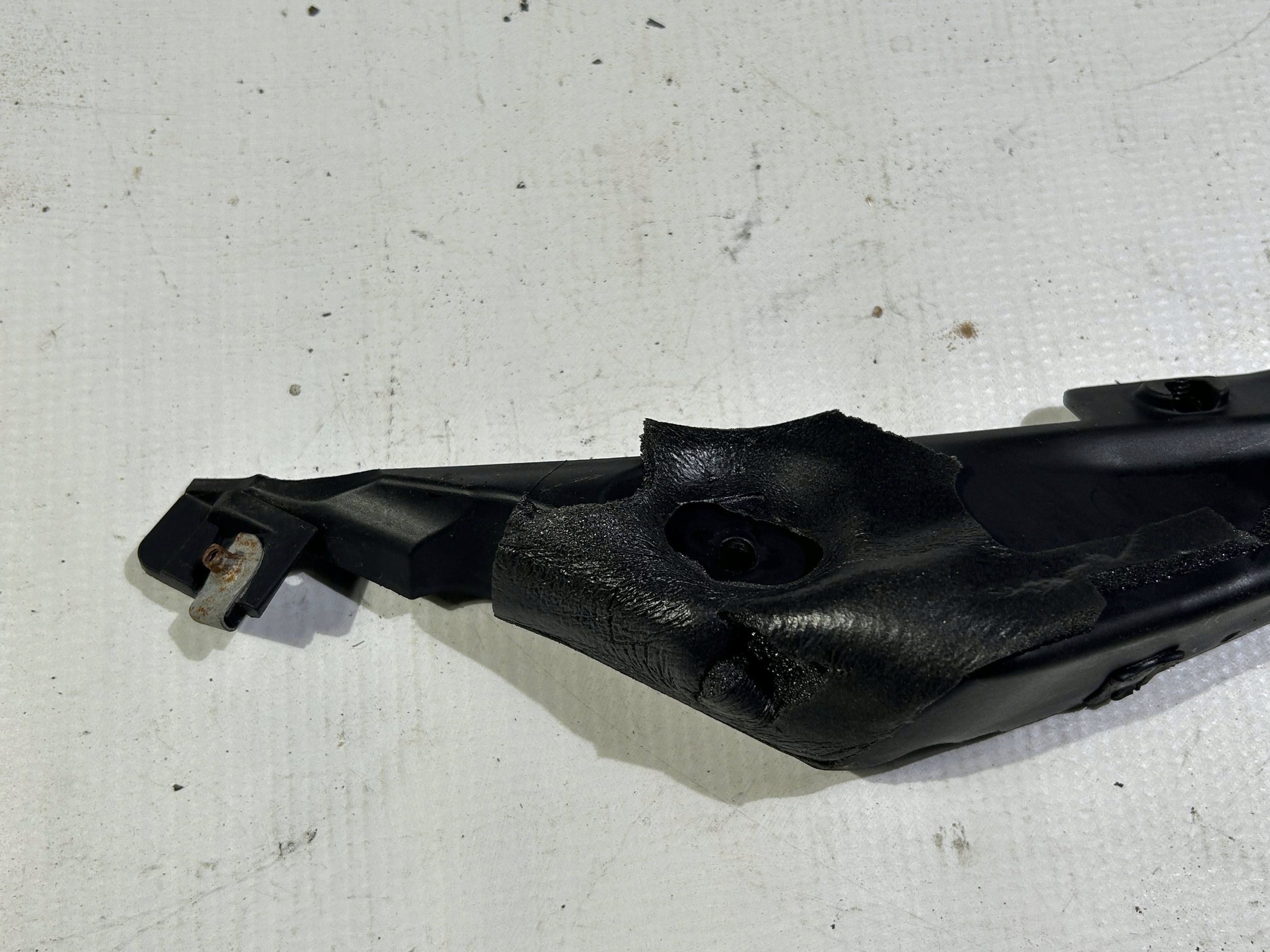 moulding console under the window windows czolowej right Chevrolet Corvette C7 2014r