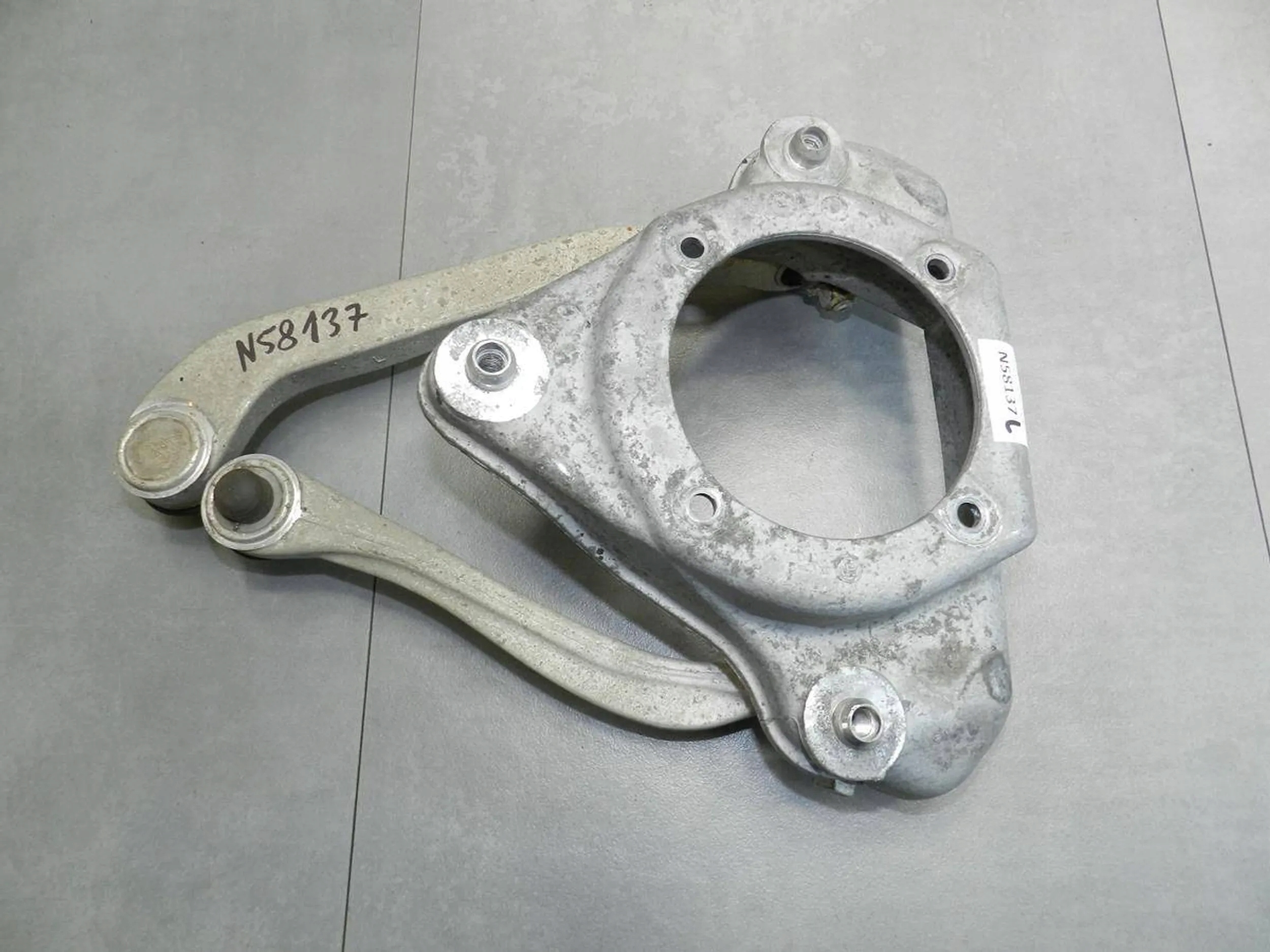 VW Phaeton console arm left upper