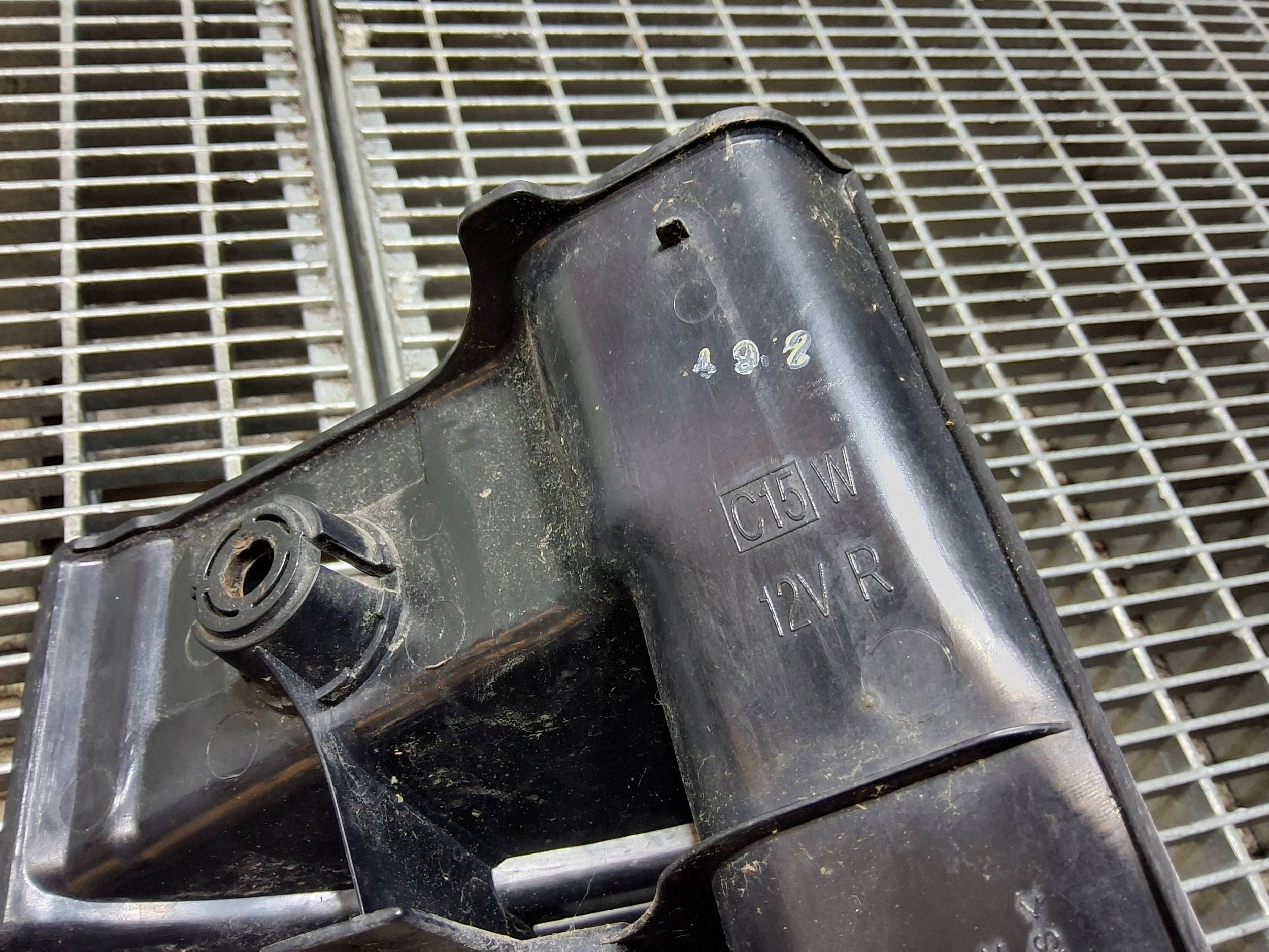 nissan ELGRAND 2004 задний правая сторона фонарь