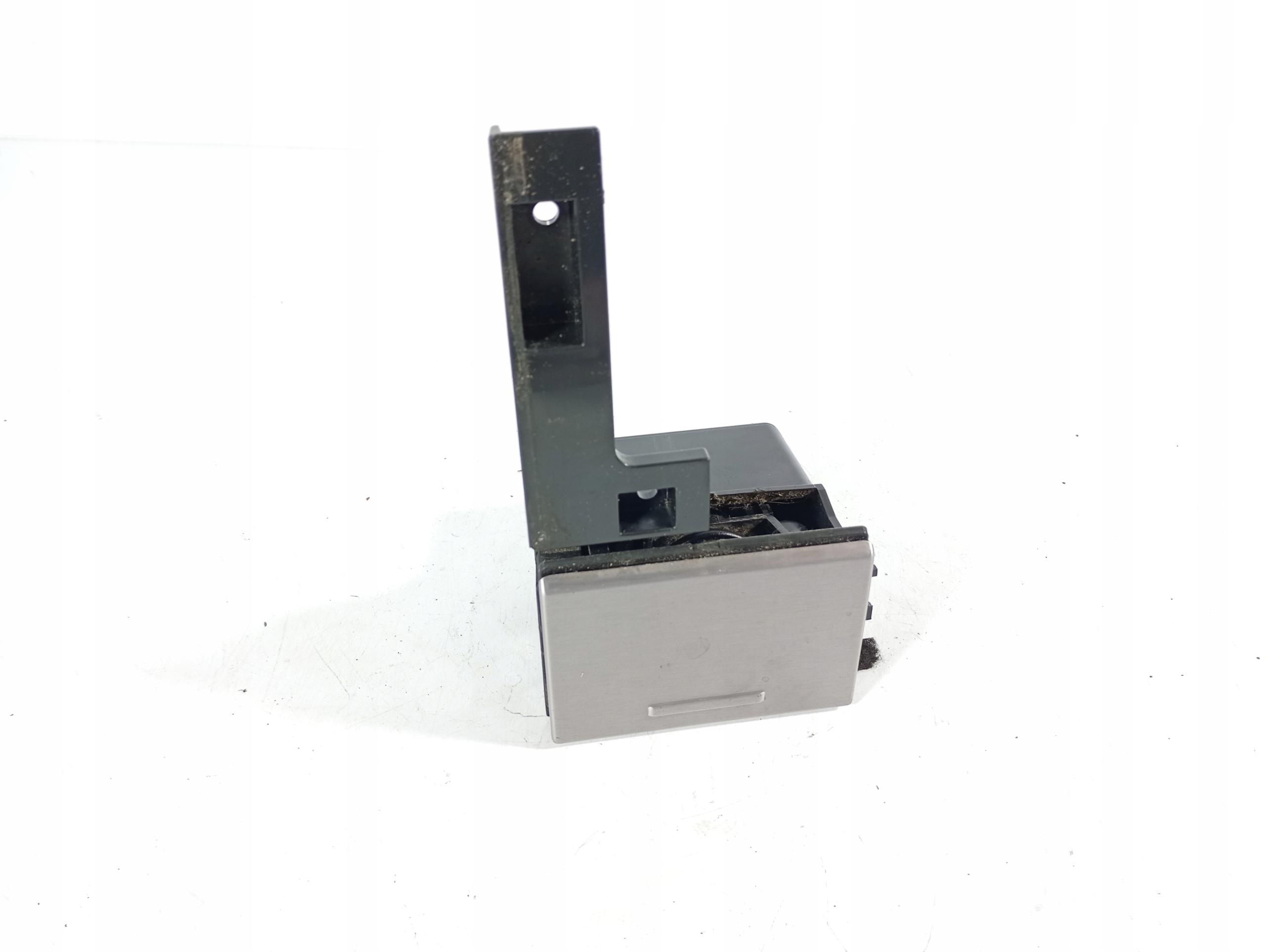 Nissan Murano Z50 02-08 passenger compartment ashtray