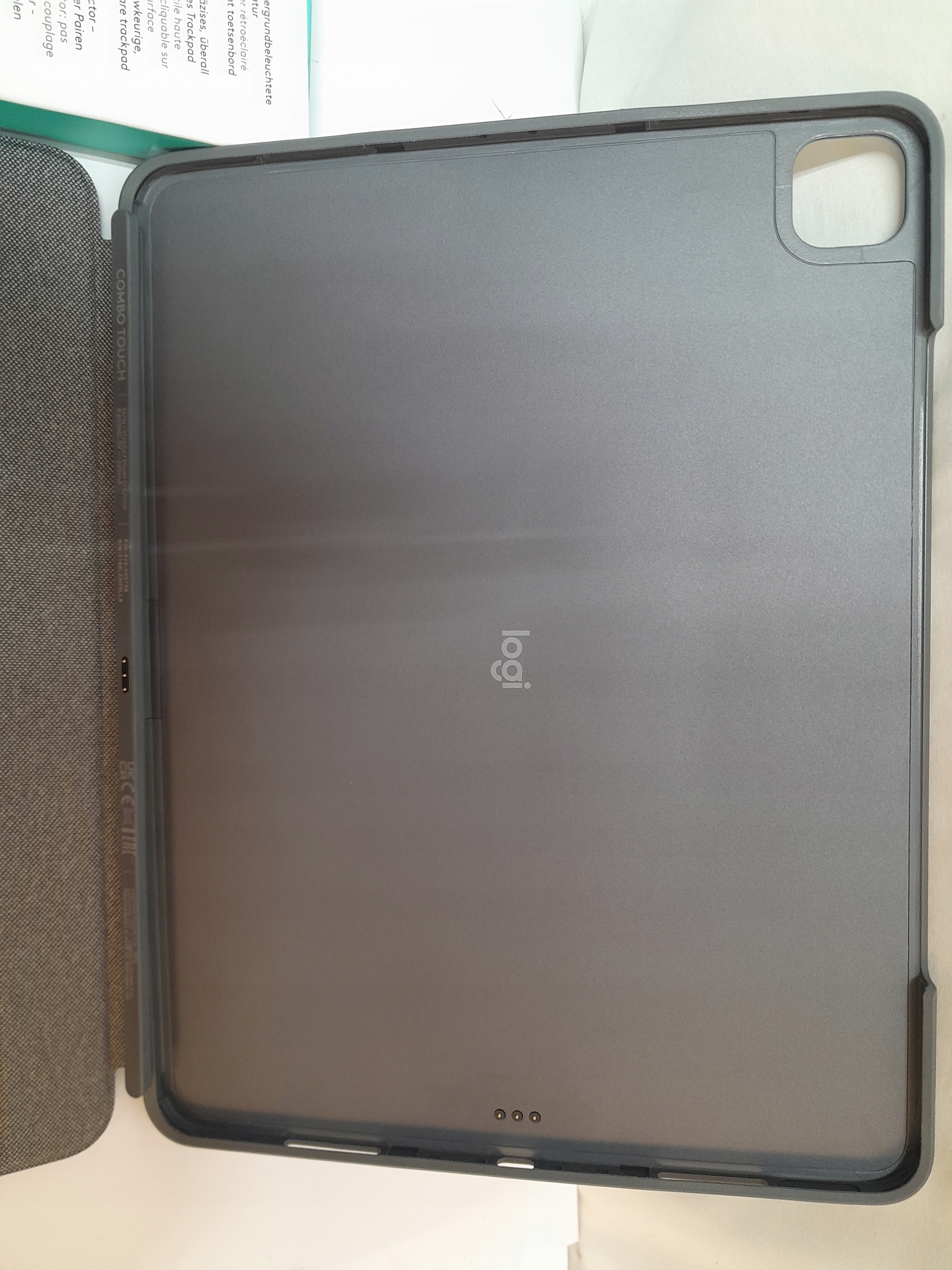 Klawiatura Logitech iPad Pro 12.9" 920-010210 Technologia łączności Bezprzewodowy