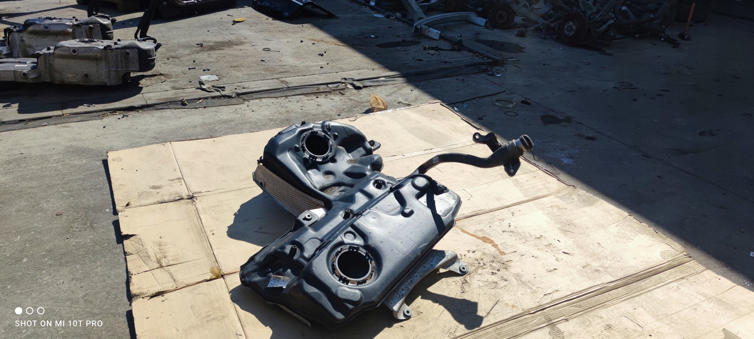 kraftstofftank tank AUDI A6 C7 3.0 TDI 4G0201021BR