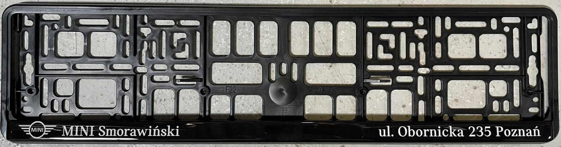 

Mini ramka pod tablicę rejestracyjną