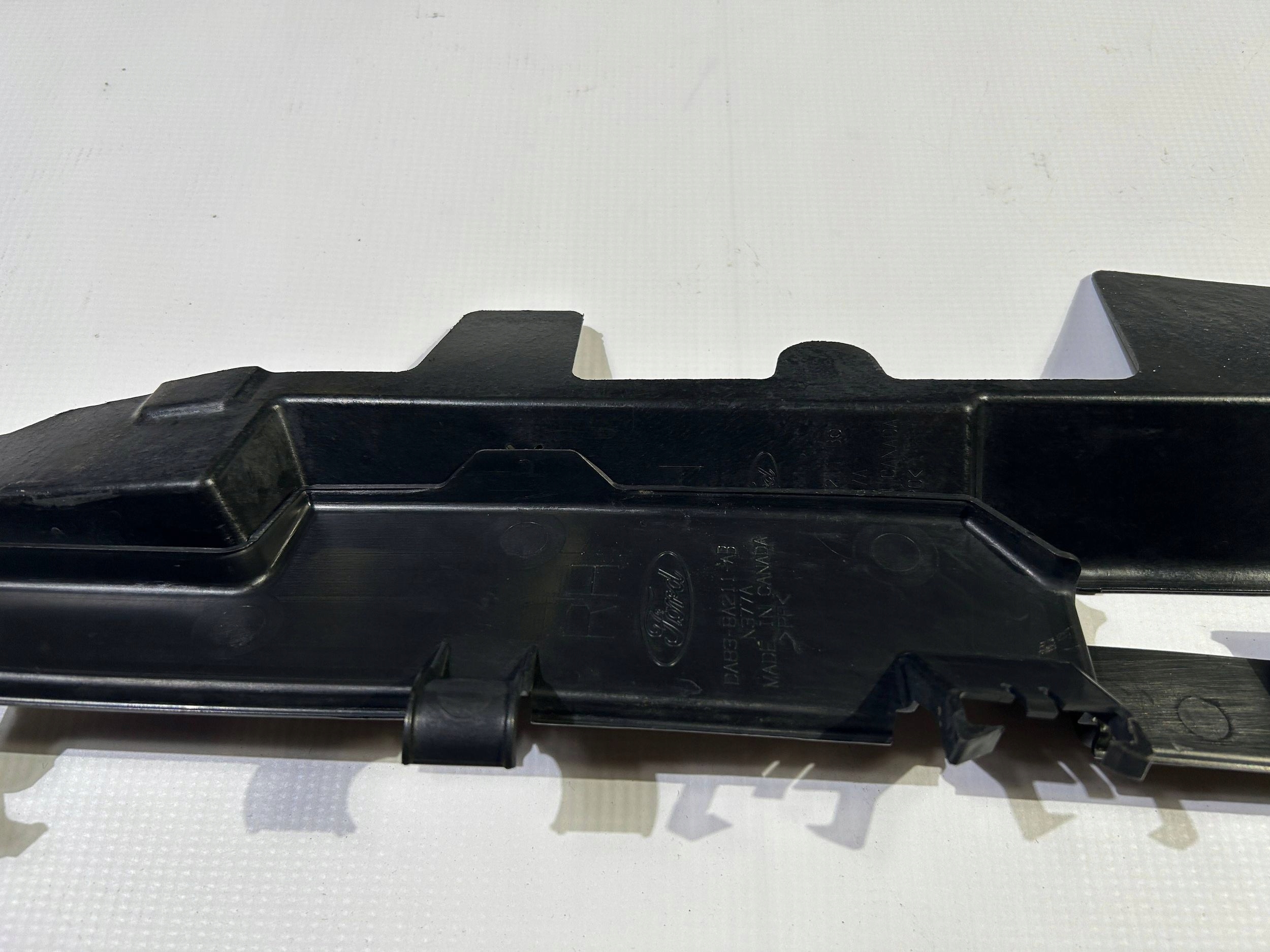 intake drain air duct air line right Ford Flex 2013