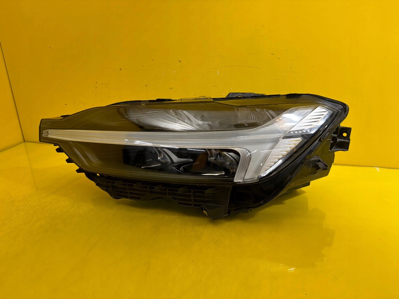 light left Volvo XC60 II Lift 20- Full Led 32342506