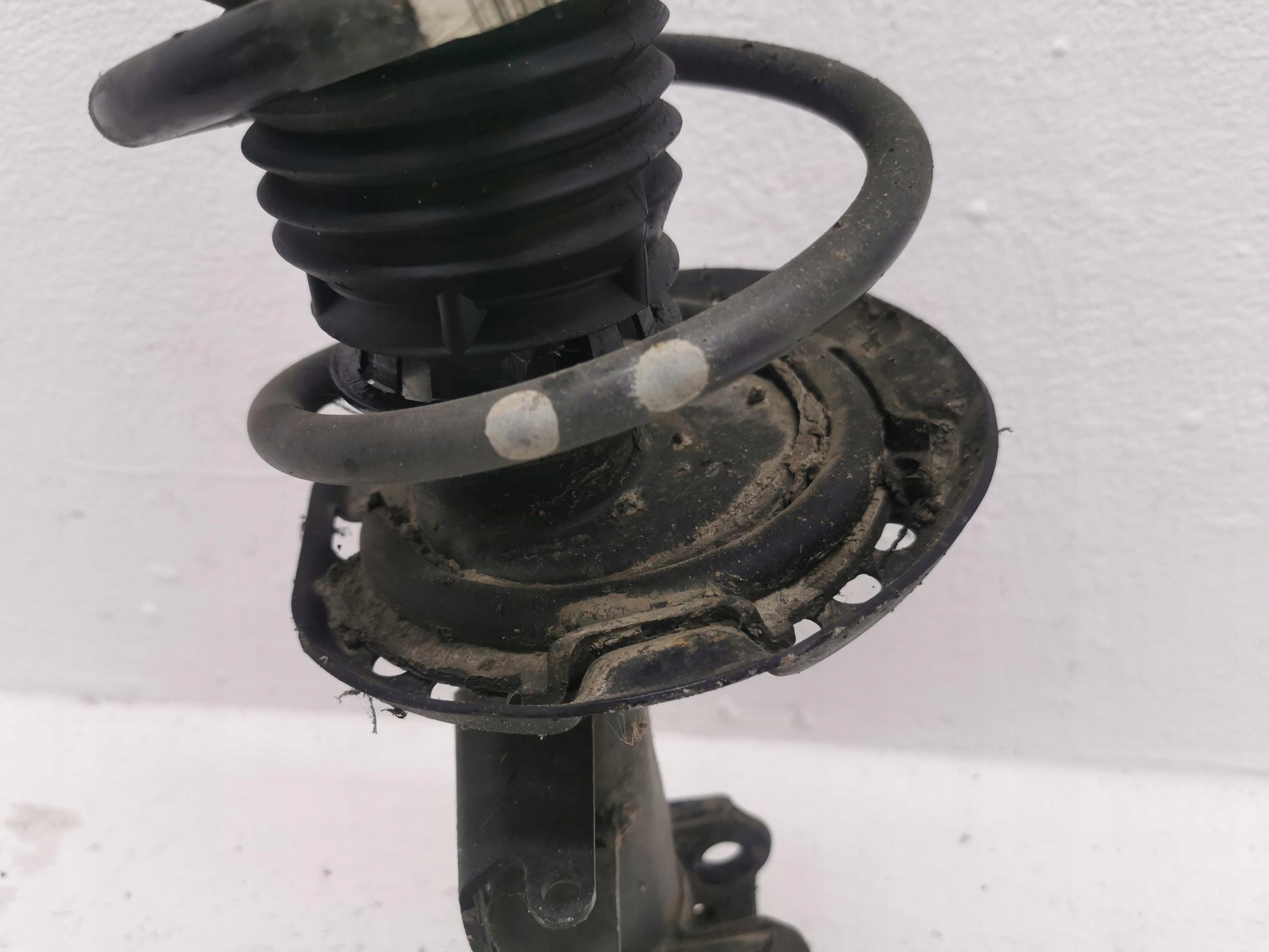 shock absorber left front MERCEDES B-KLASA W246 A2463206313